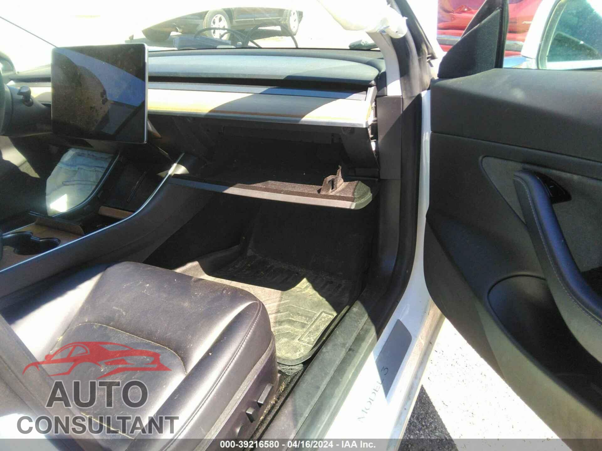 TESLA MODEL 3 2019 - 5YJ3E1EB8KF433424