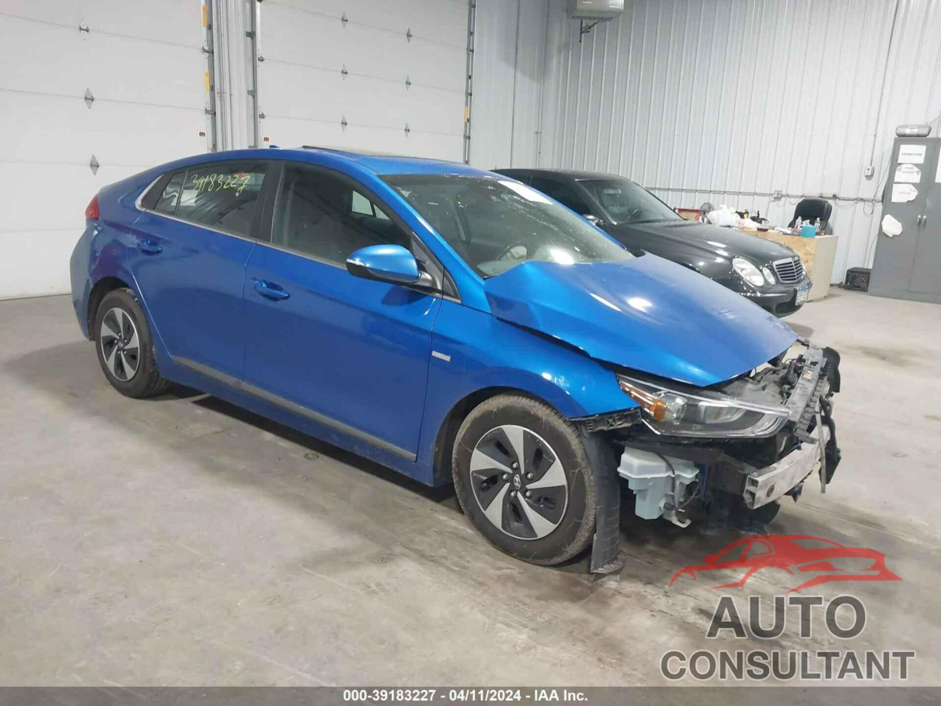 HYUNDAI IONIQ 2017 - KMHC75LC2HU056498