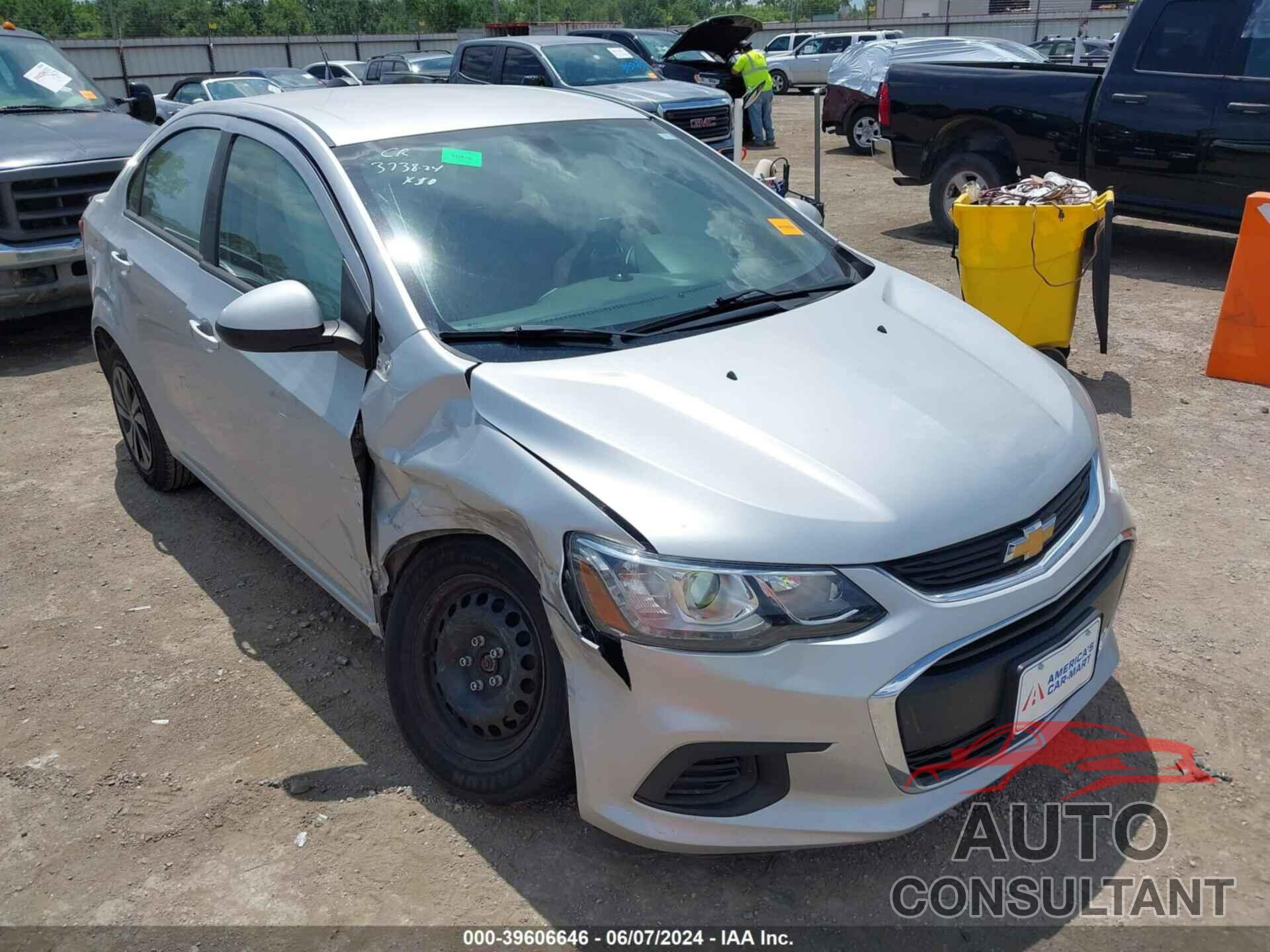 CHEVROLET SONIC 2017 - 1G1JB5SH4H4173466