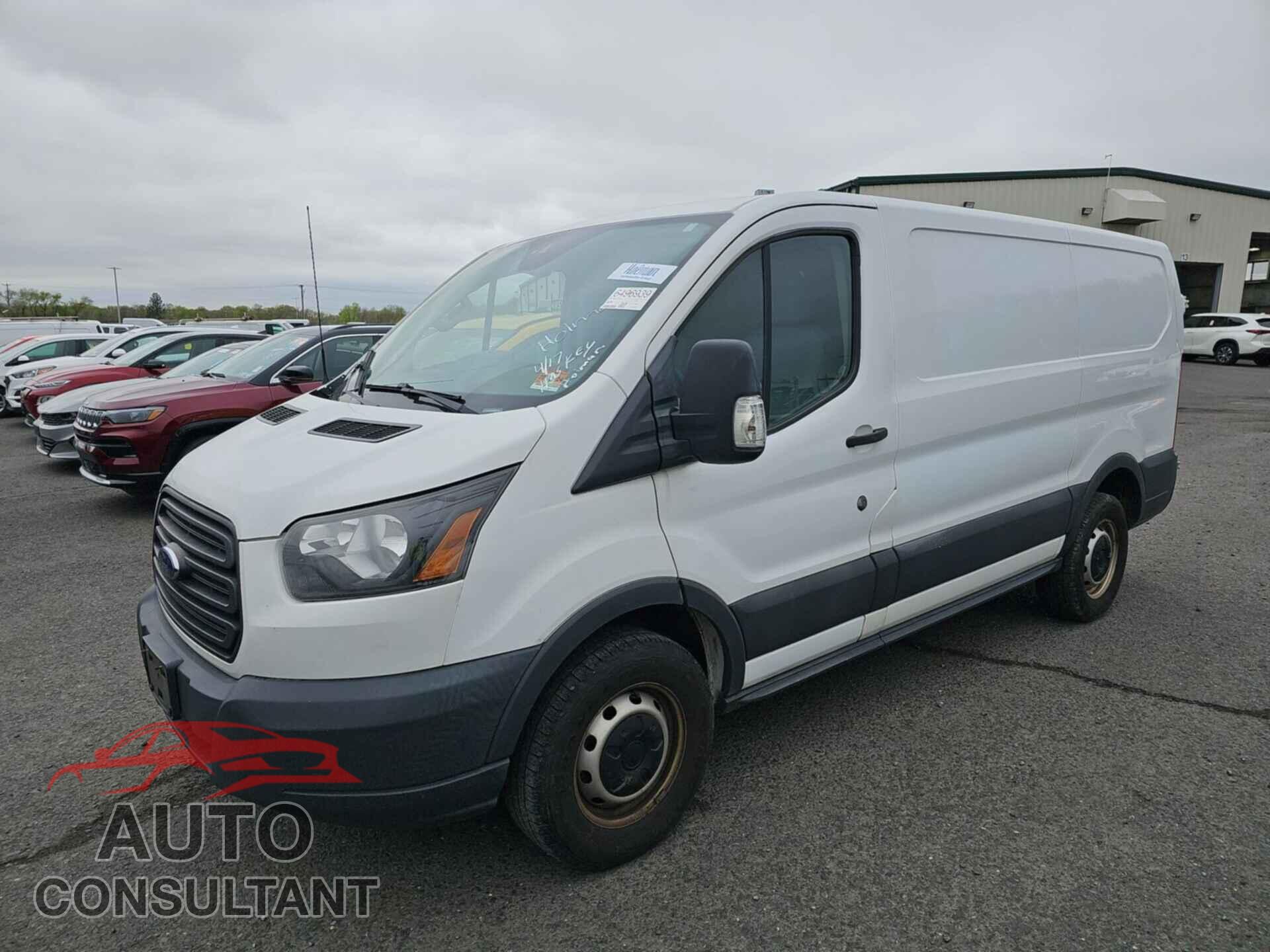 FORD TRANSIT 2017 - 1FTYR1YM4HKA75743
