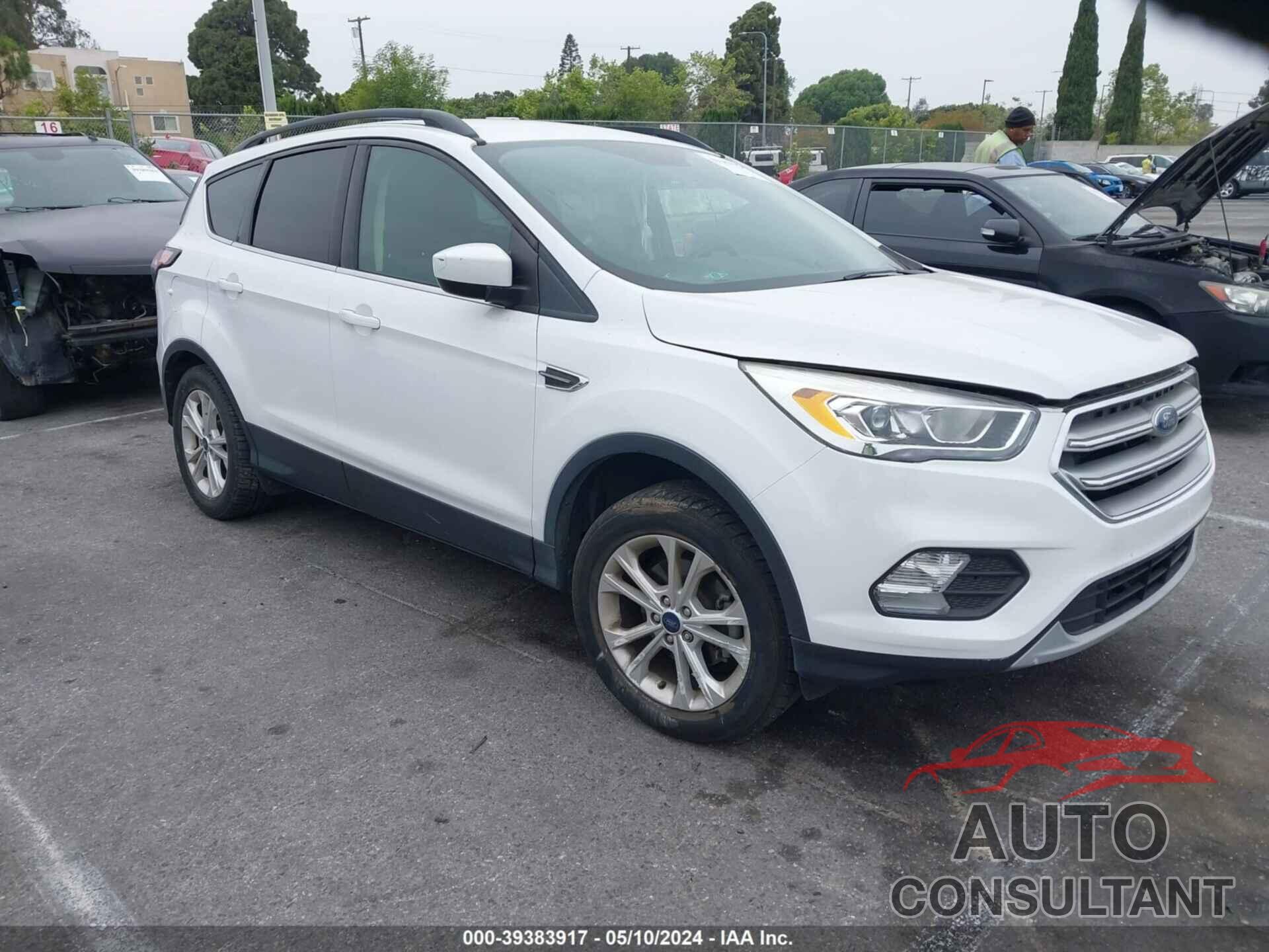 FORD ESCAPE 2017 - 1FMCU0GD6HUD92718