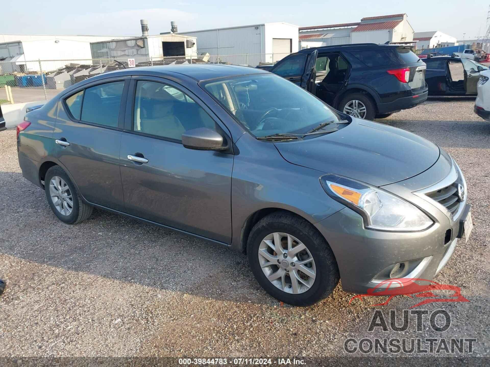 NISSAN VERSA 2018 - 3N1CN7AP2JL857754