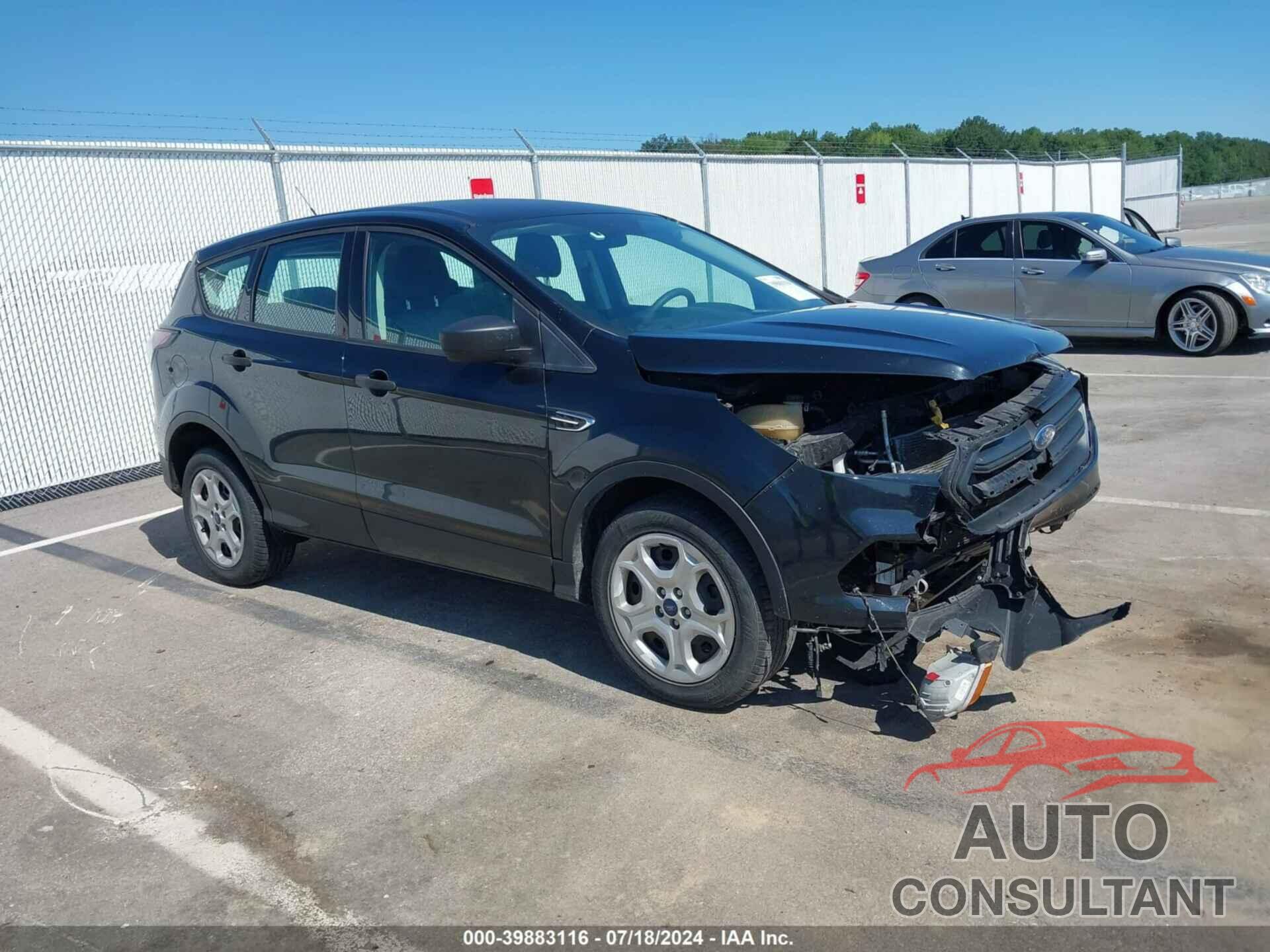 FORD ESCAPE 2017 - 1FMCU0F75HUC22328