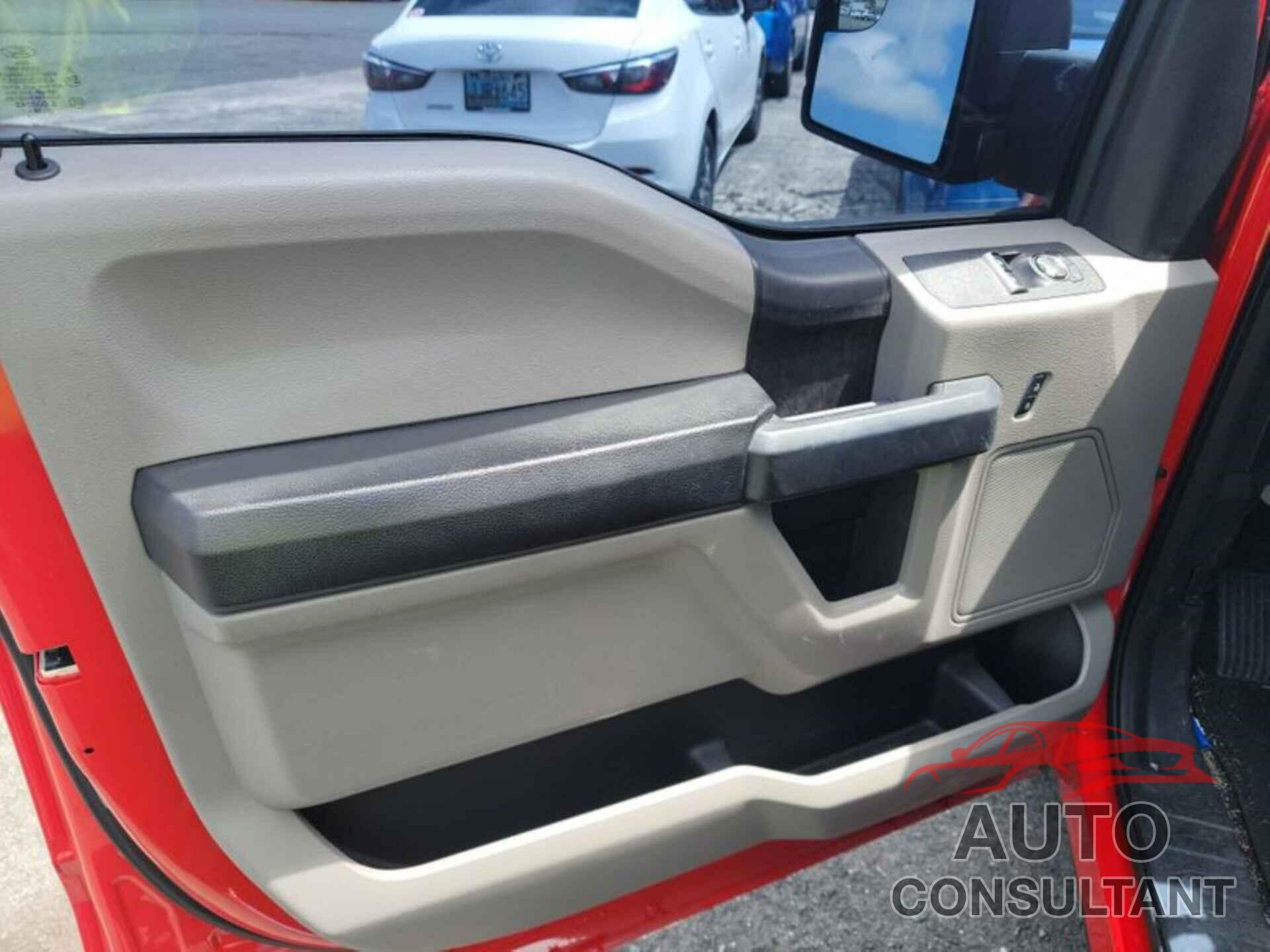 FORD F-150 2019 - 1FTMF1CB1KFA71646