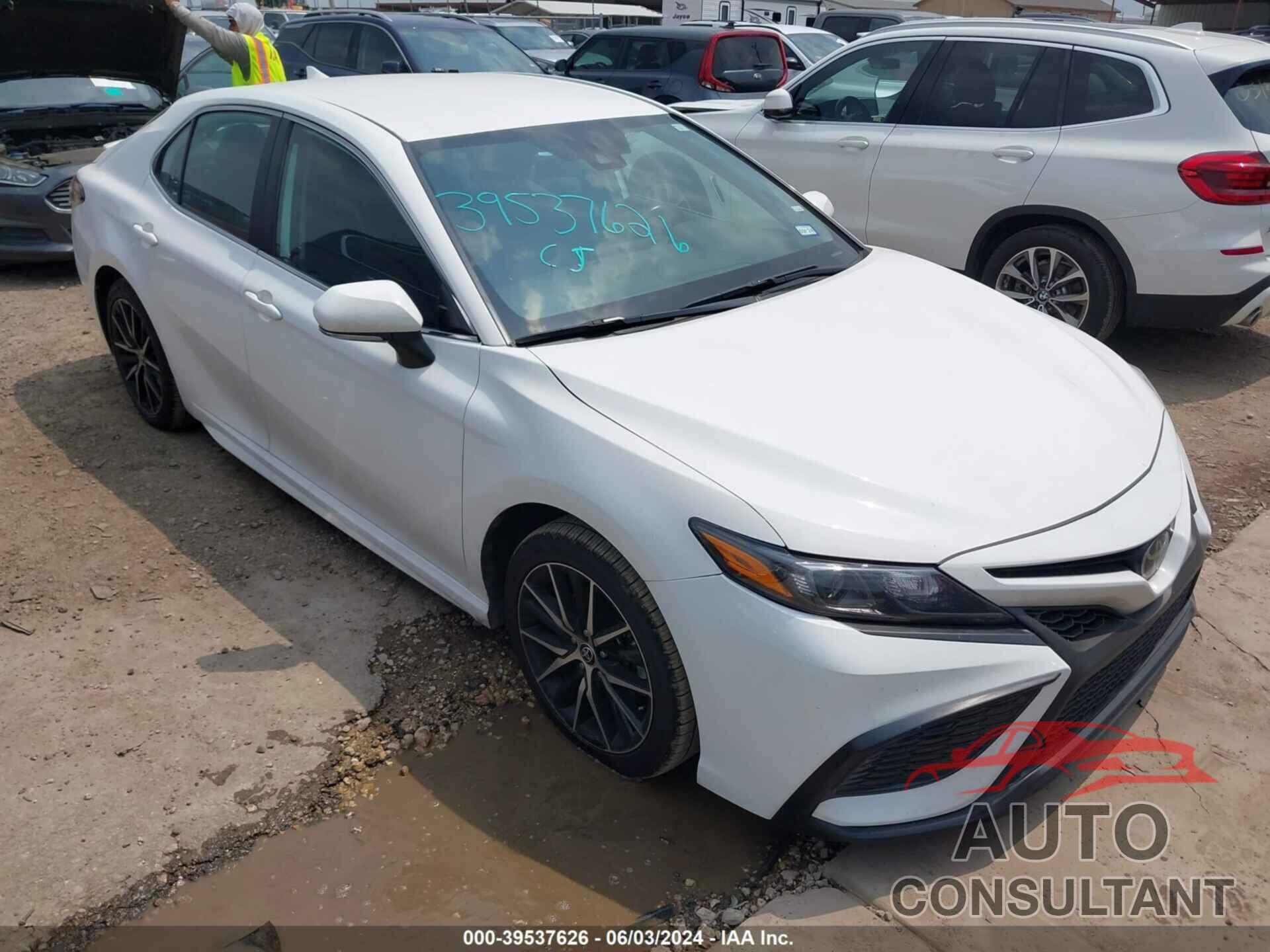 TOYOTA CAMRY 2023 - 4T1G11AK5PU733743
