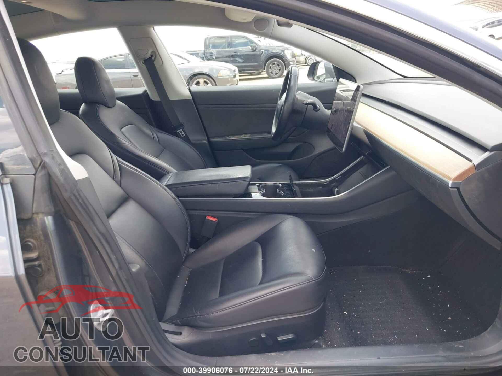 TESLA MODEL 3 2018 - 5YJ3E1EAXJF163540