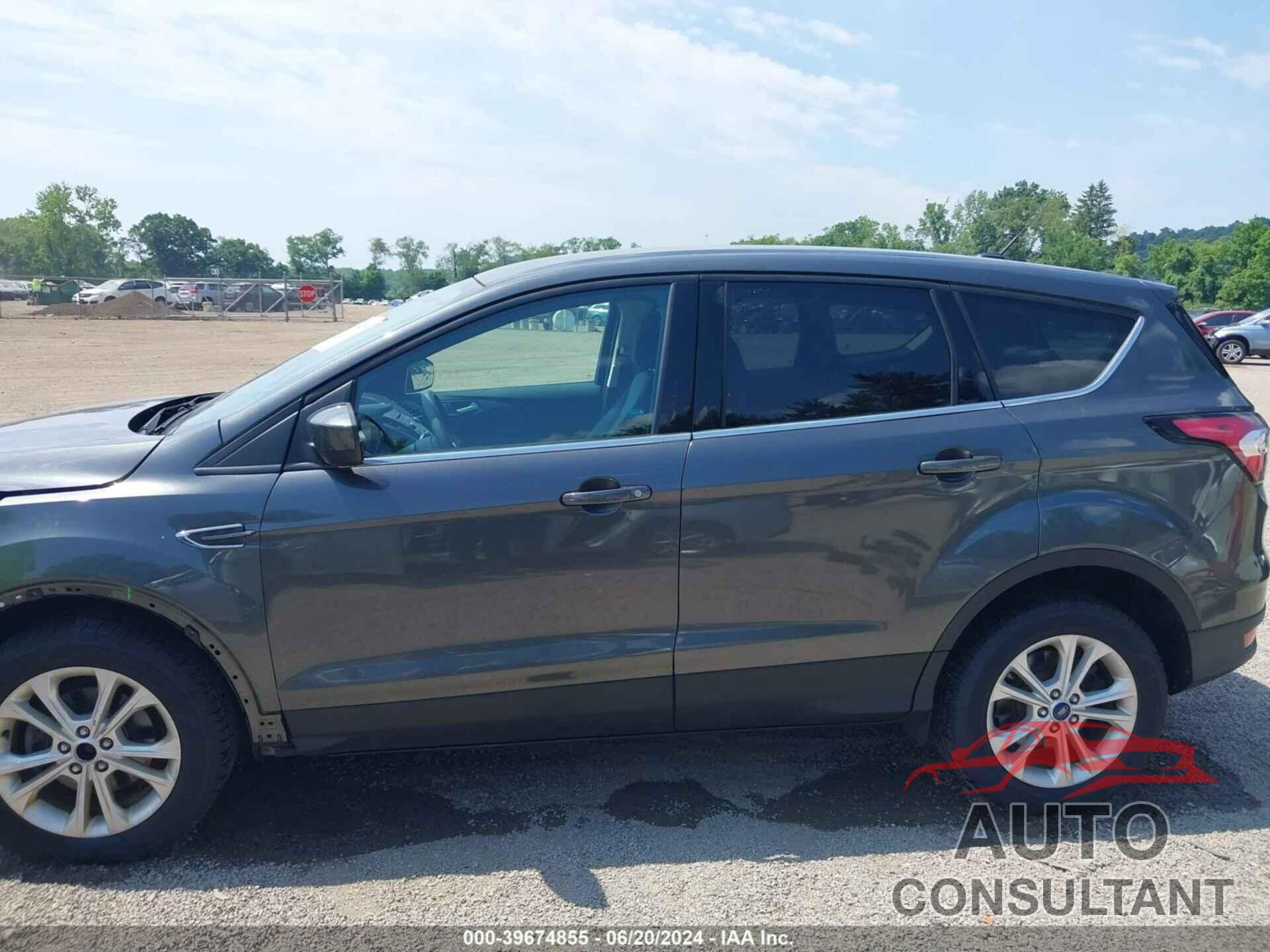 FORD ESCAPE 2017 - 1FMCU0GD2HUE67656