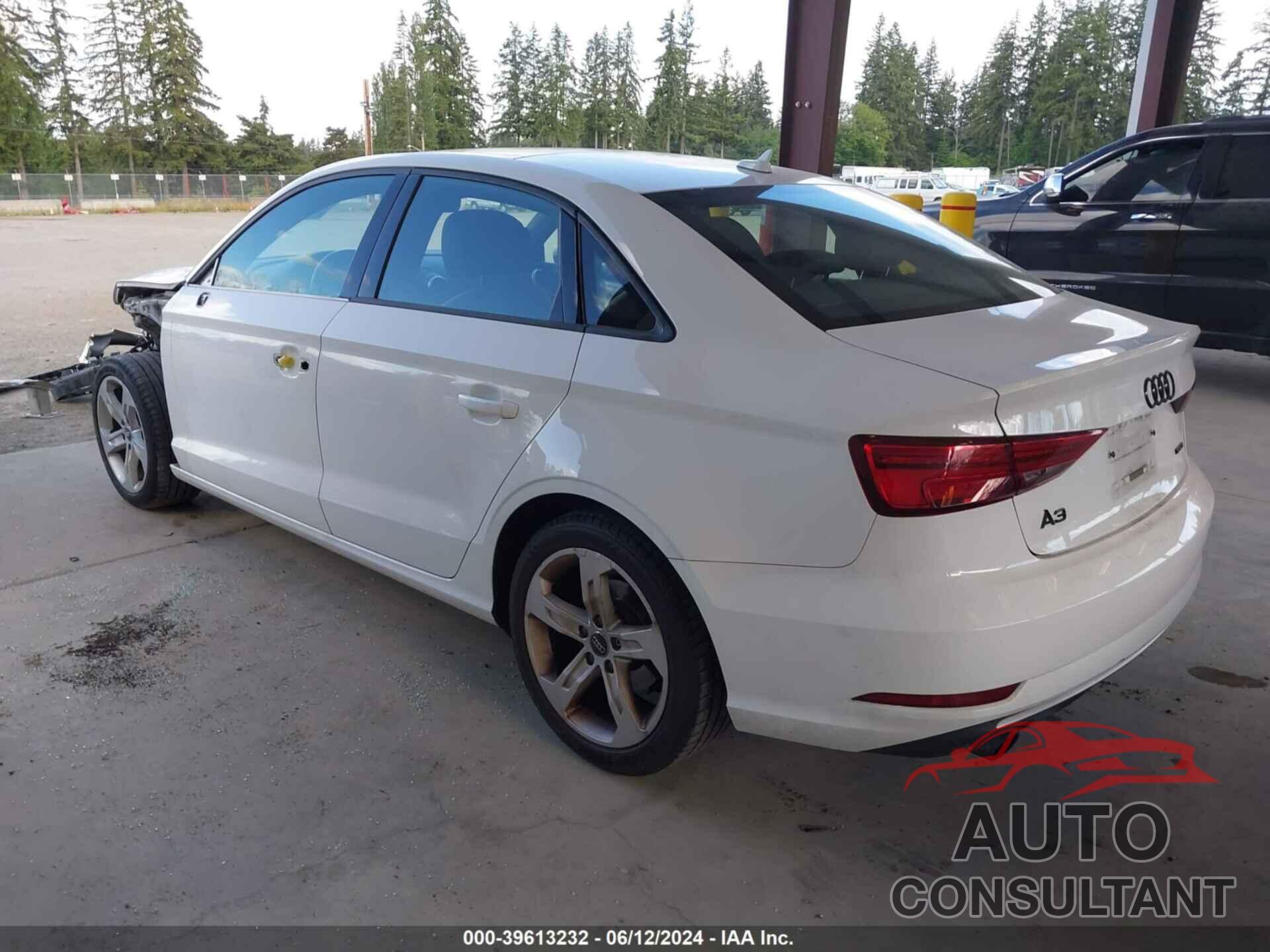 AUDI A3 2018 - WAUB8GFF5J1011736