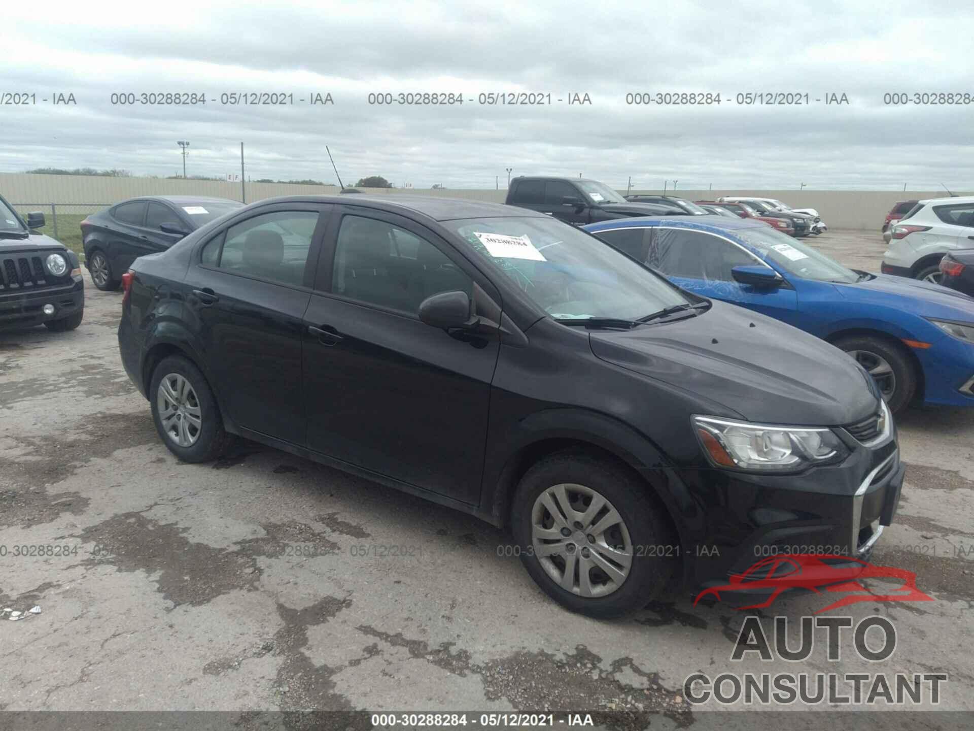 CHEVROLET SONIC 2017 - 1G1JA5SH4H4103713