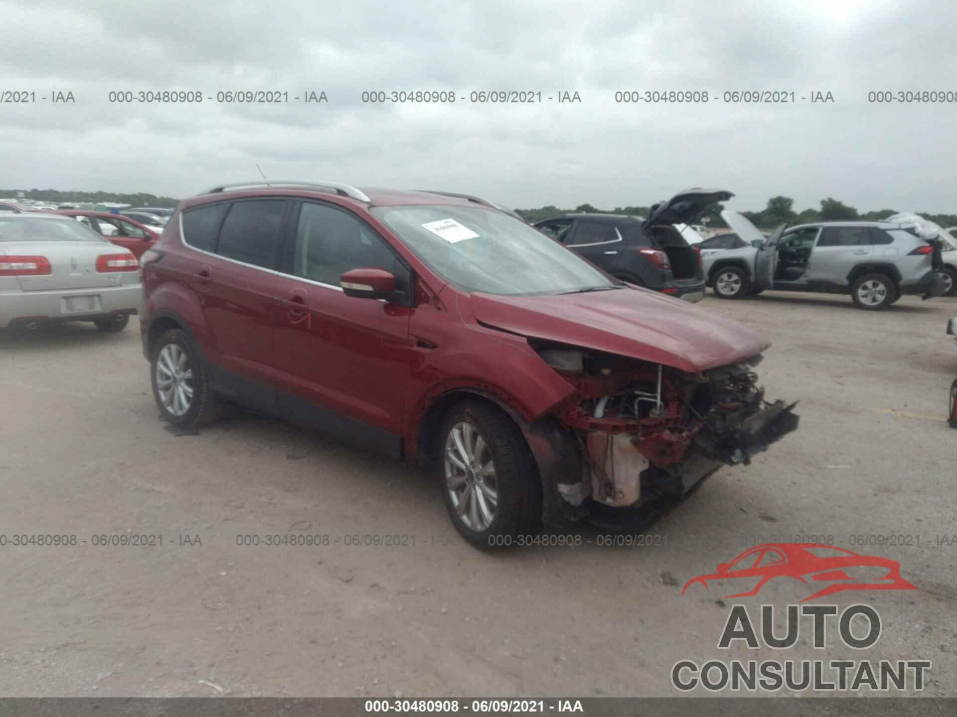FORD ESCAPE 2017 - 1FMCU0J95HUC56469