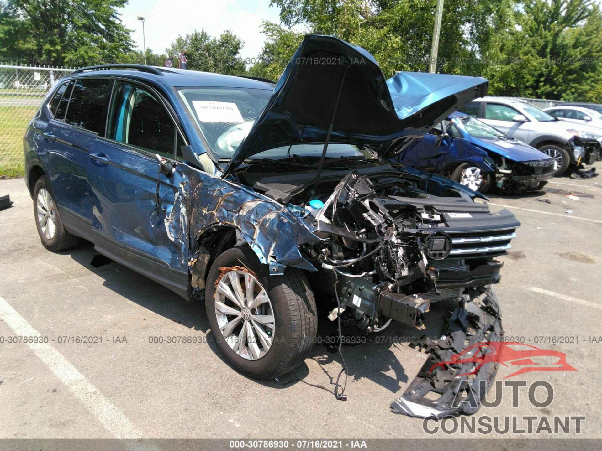 VOLKSWAGEN TIGUAN 2019 - 3VV2B7AX4KM090651