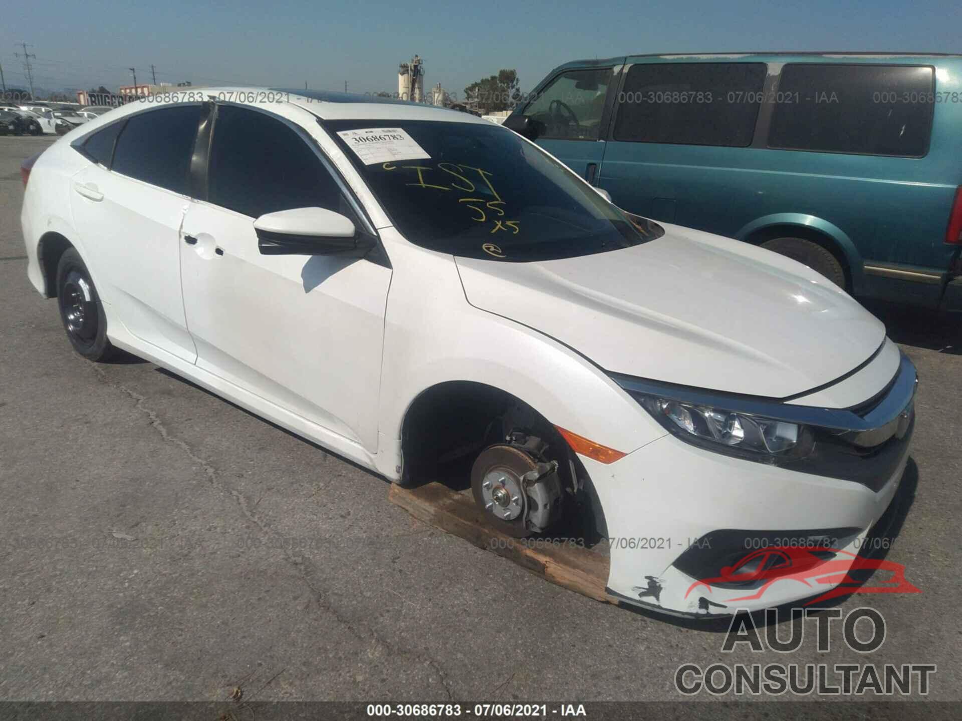 HONDA CIVIC SEDAN 2018 - JHMFC1F39JX005018