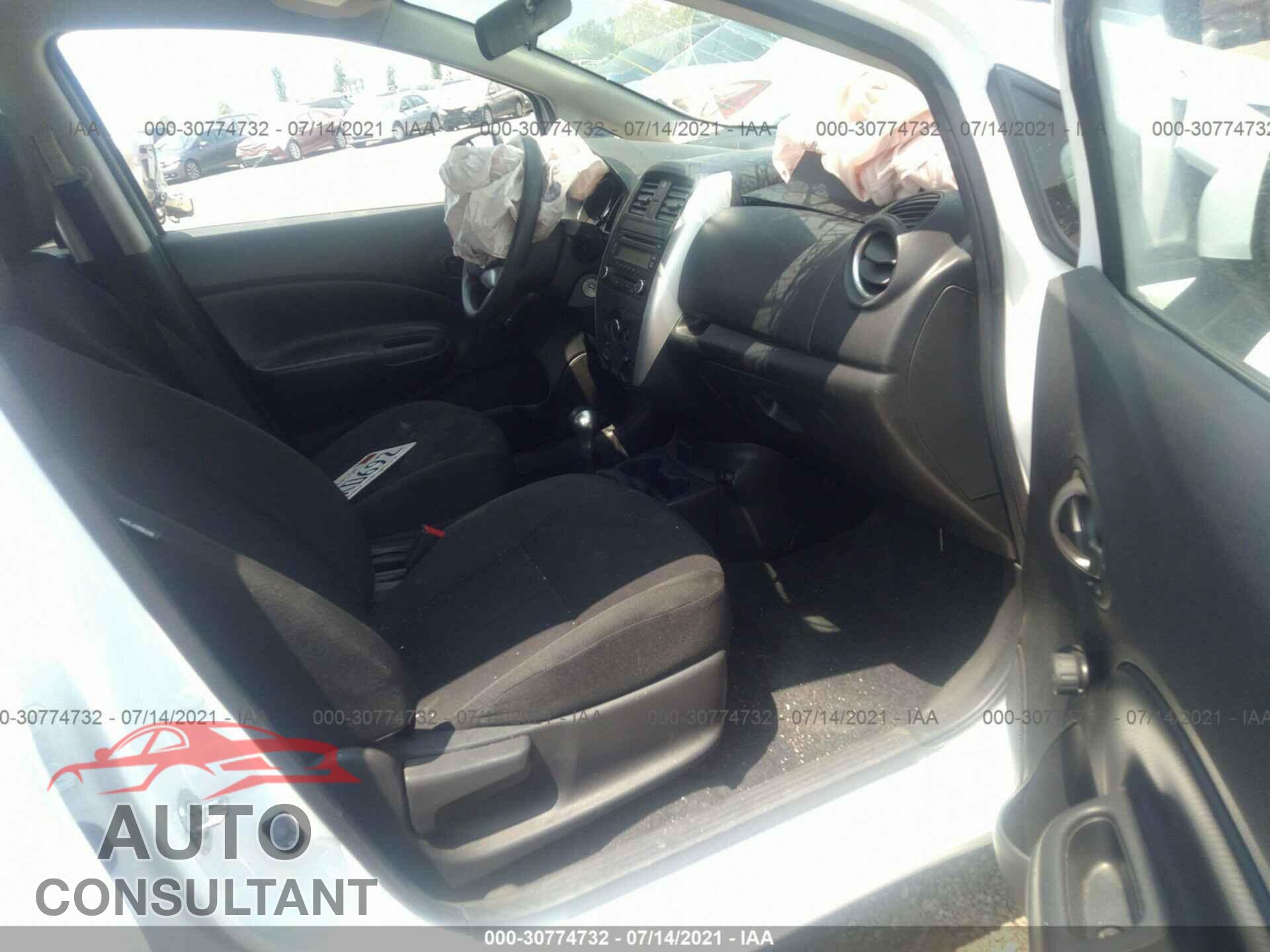 NISSAN VERSA NOTE 2017 - 3N1CE2CP1HL368756
