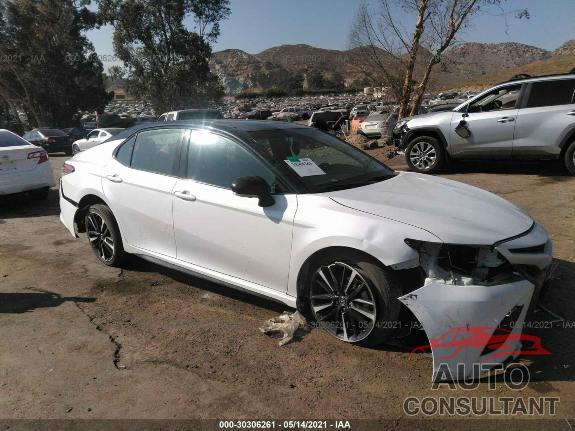TOYOTA CAMRY 2018 - 4T1B61HK9JU045852