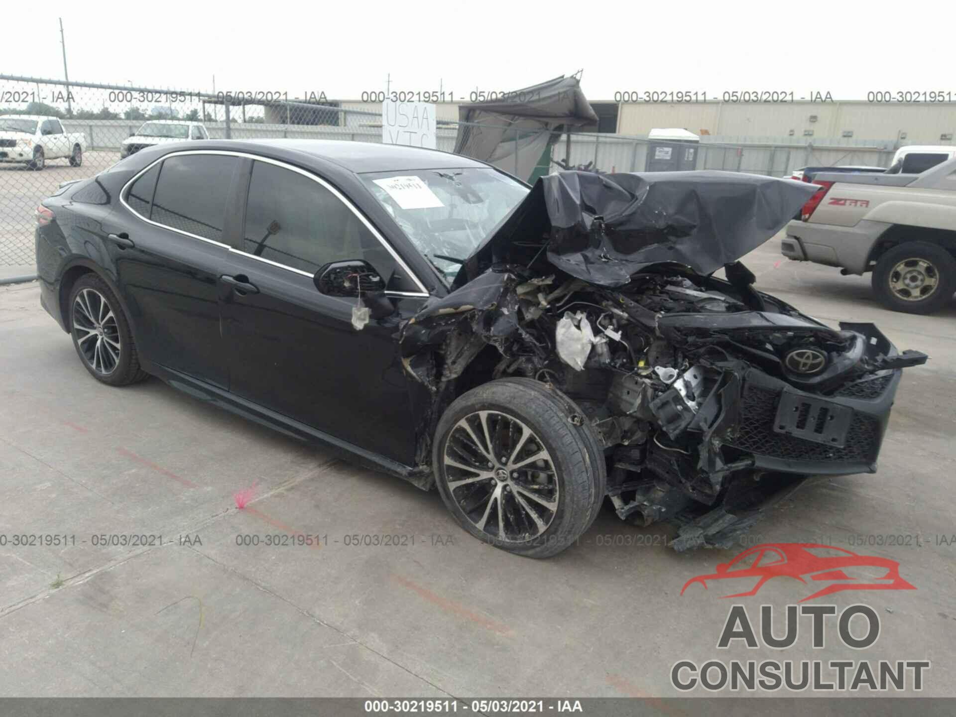TOYOTA CAMRY 2018 - JTNB11HK8J3005377