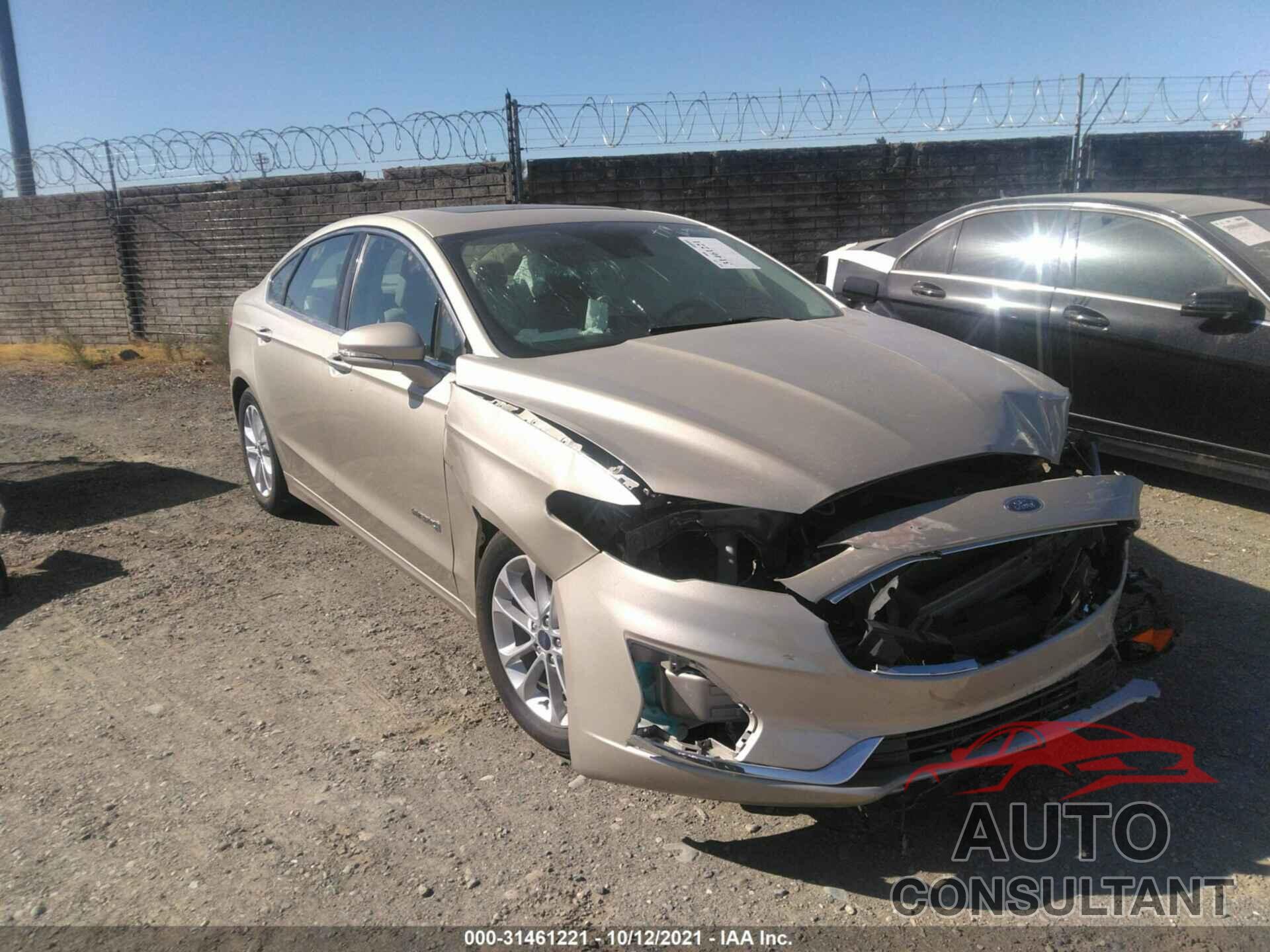 FORD FUSION HYBRID 2019 - 3FA6P0MU1KR262606