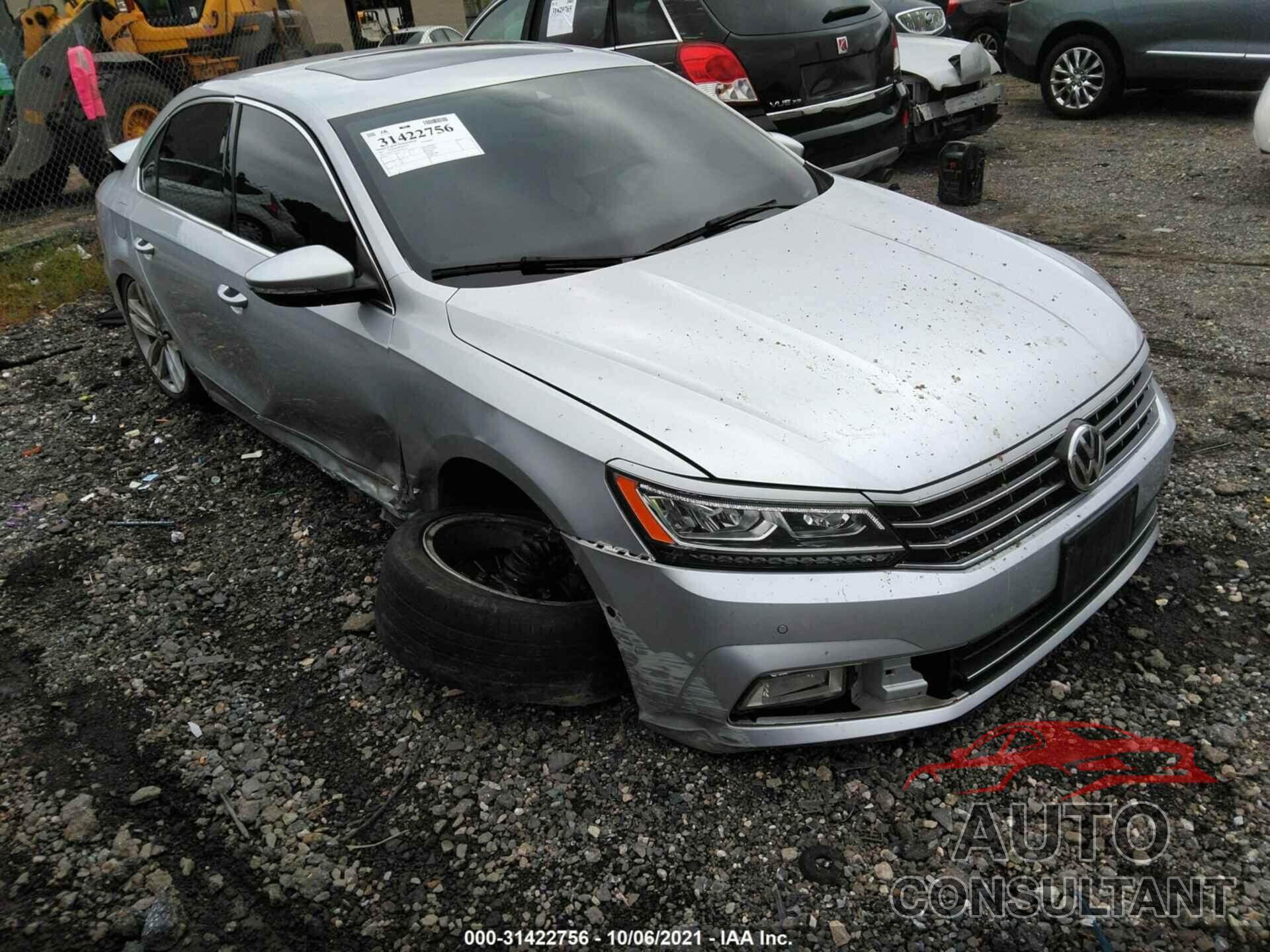 VOLKSWAGEN PASSAT 2017 - 1VWCT7A33HC083176