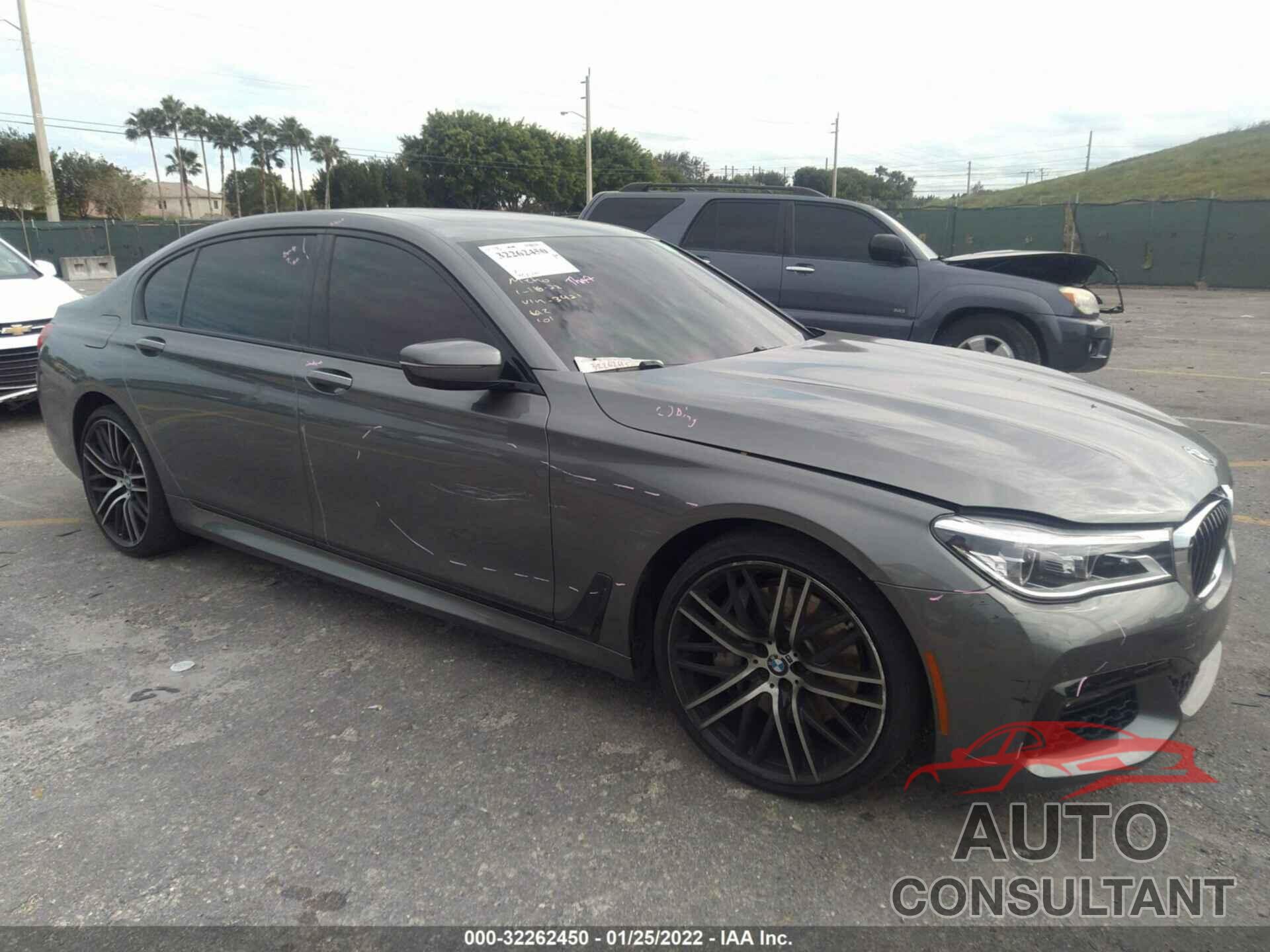 BMW 7 SERIES 2018 - WBA7F0C58JGM23421