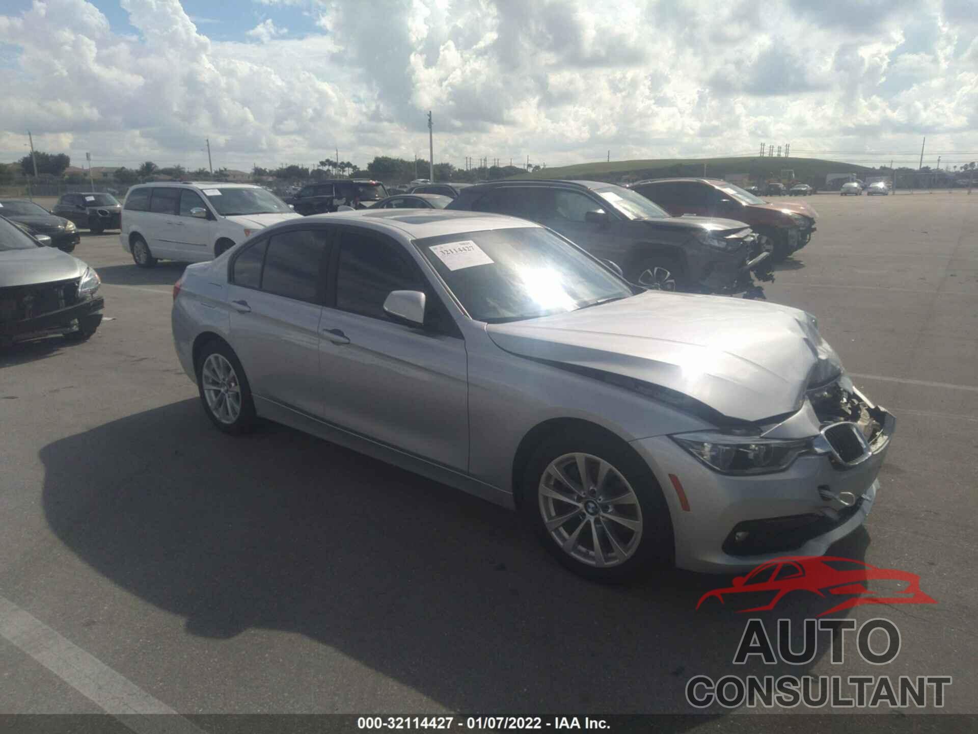 BMW 3 SERIES 2018 - WBA8E5G50JNU46346