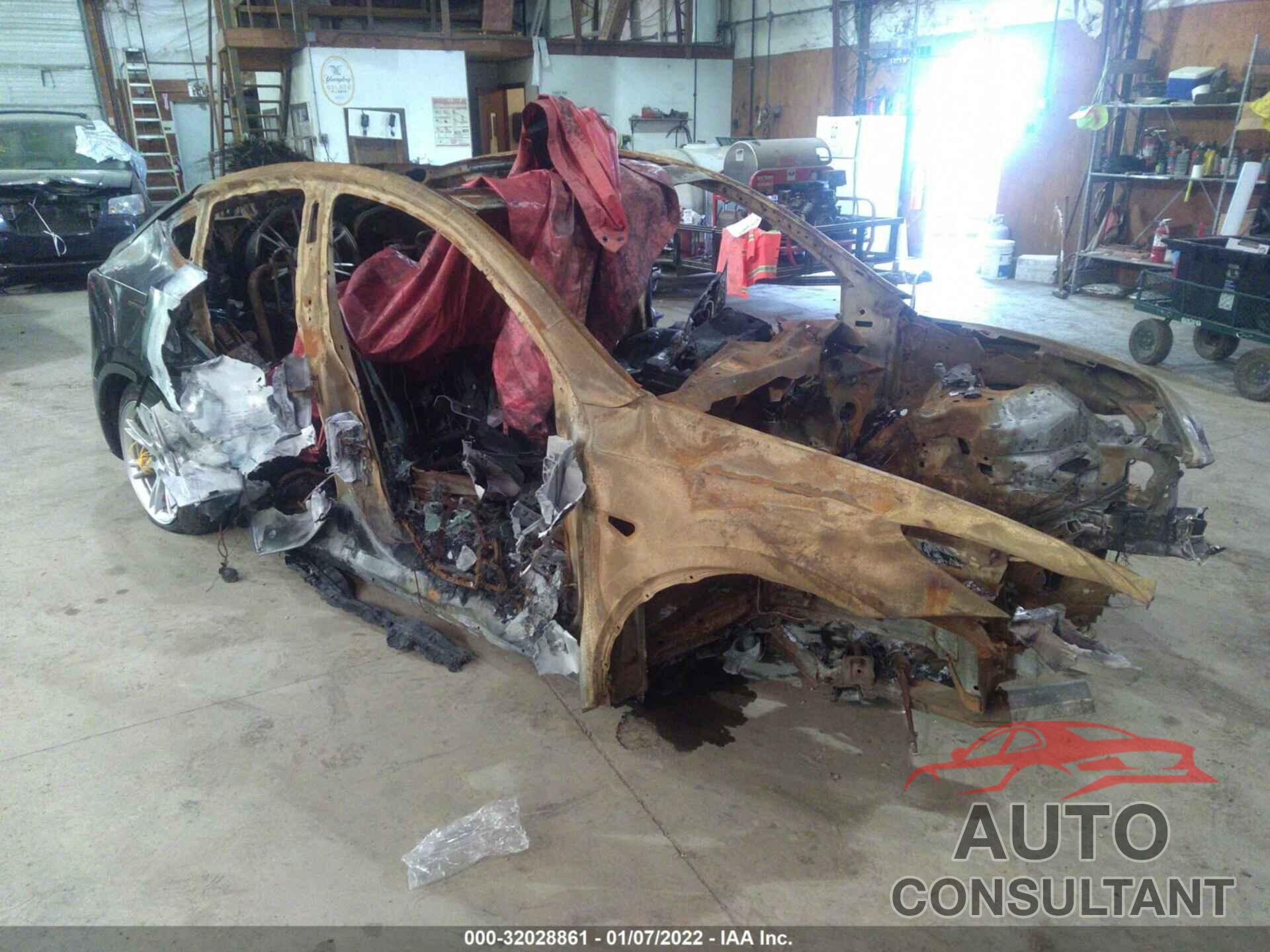 TESLA MODEL Y 2021 - 5YJYGDEE2MF089331