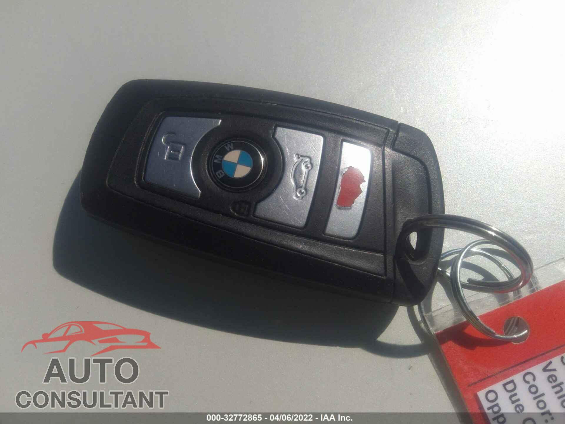 BMW 3 SERIES 2016 - WBA8E5G55GNU20575