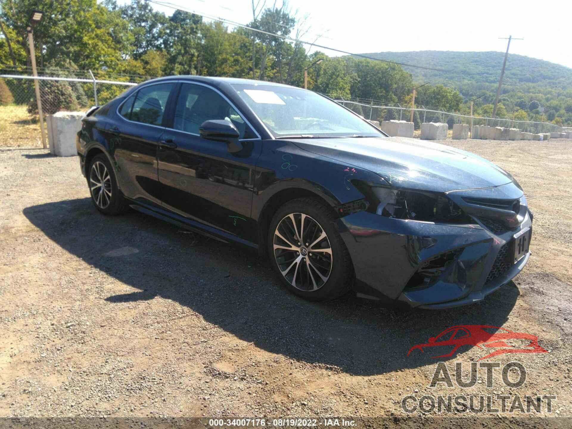 TOYOTA CAMRY 2018 - 4T1B11HK2JU674657