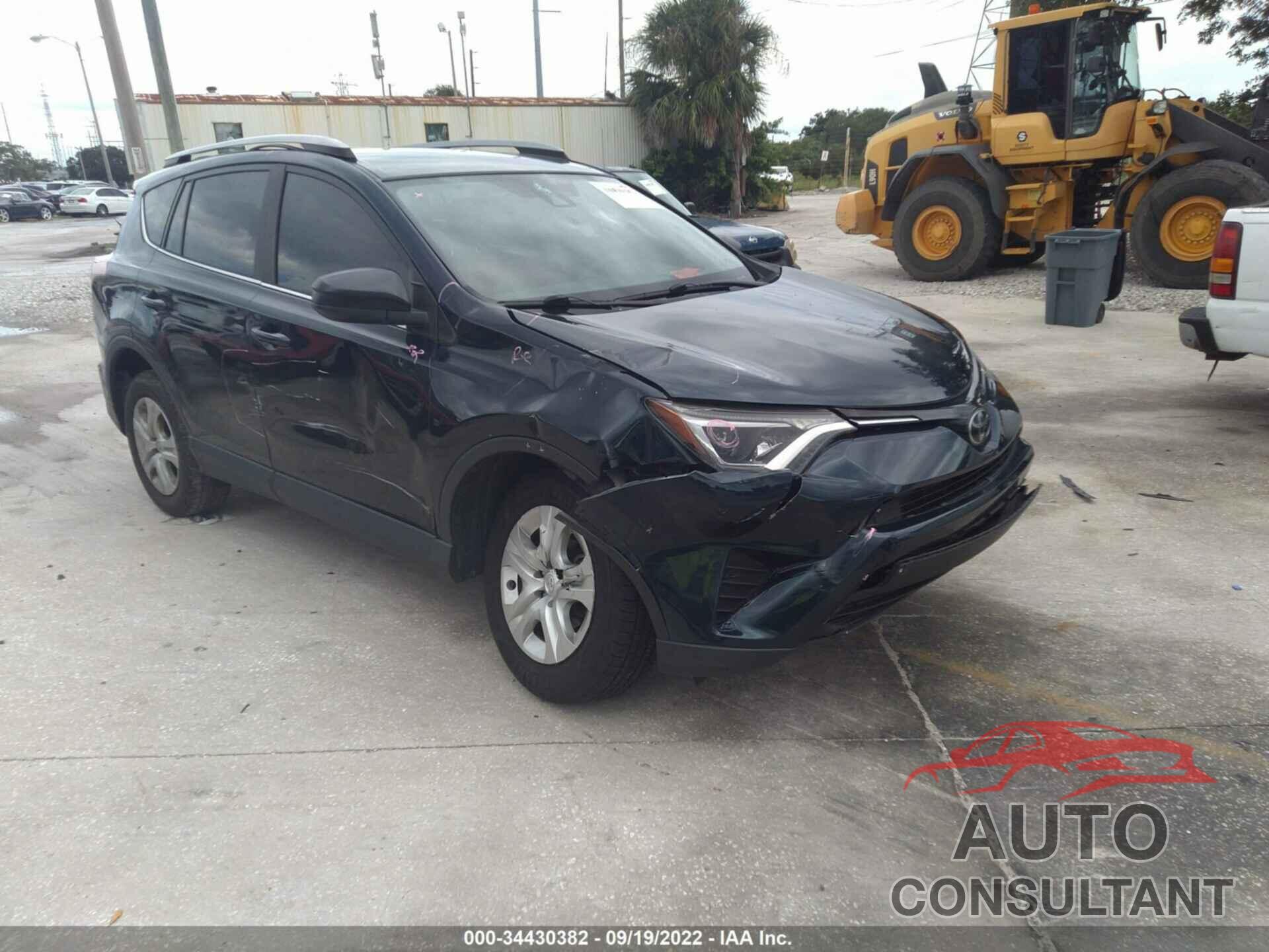 TOYOTA RAV4 2017 - JTMZFREV7HJ121211