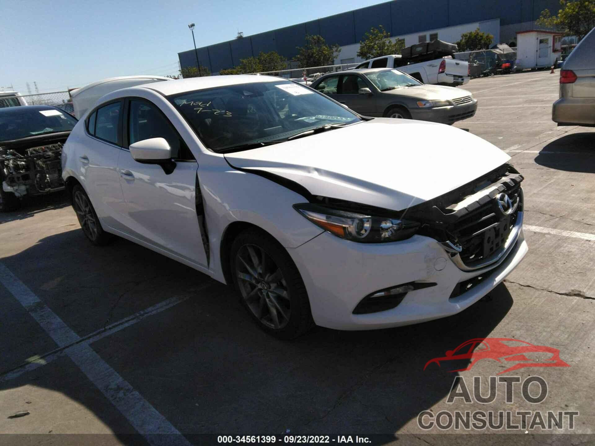 MAZDA MAZDA3 4-DOOR 2018 - 3MZBN1V36JM218684