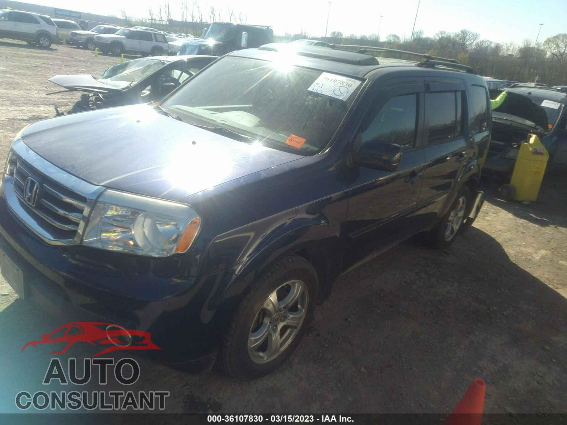 HONDA PILOT 2015 - 5FNYF4H58FB013615