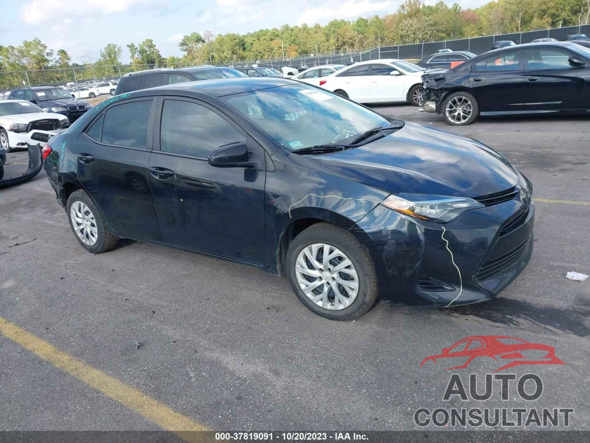 TOYOTA COROLLA 2018 - 5YFBURHE5JP842275