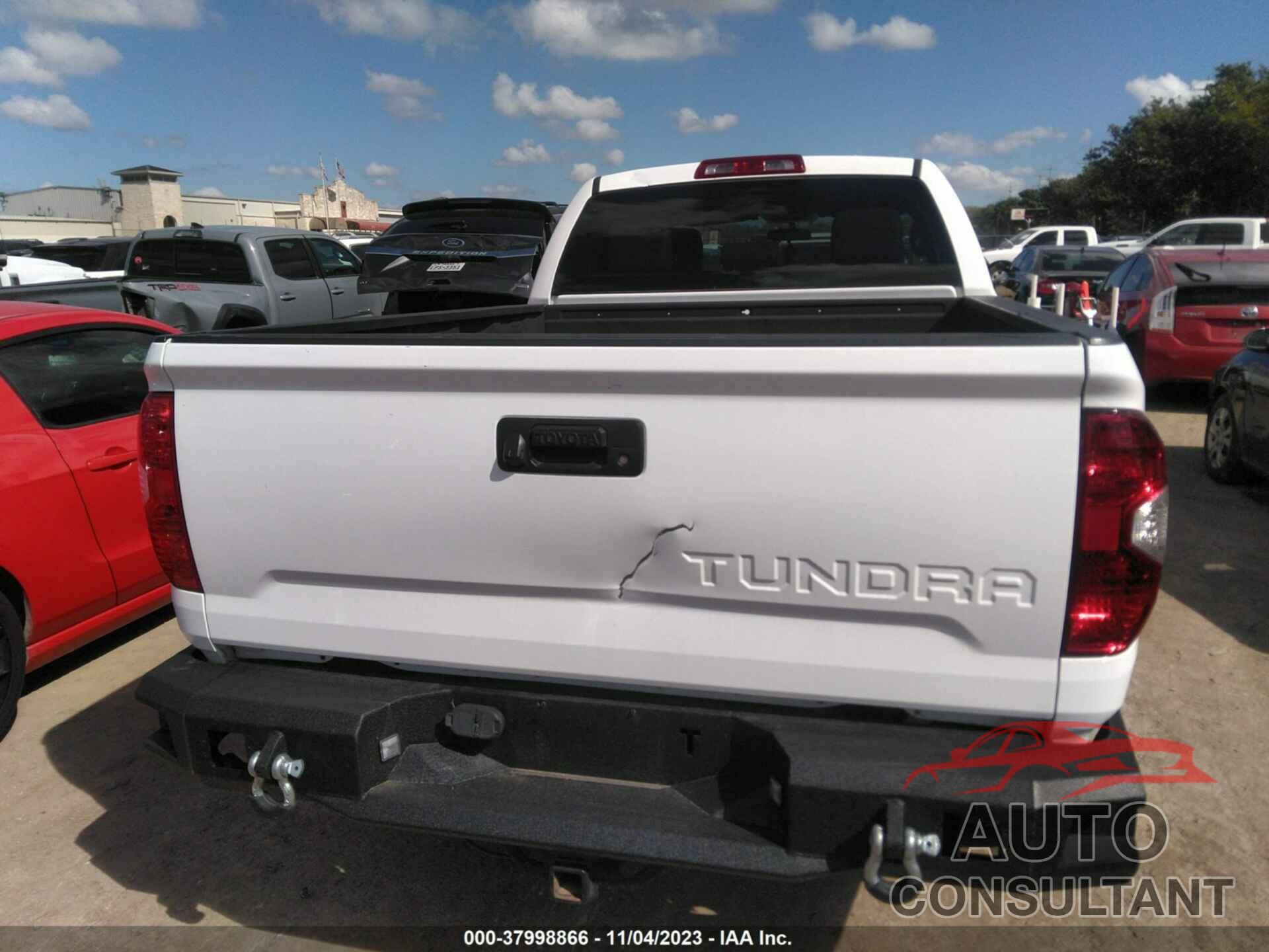 TOYOTA TUNDRA 2017 - 5TFRM5F16HX115634