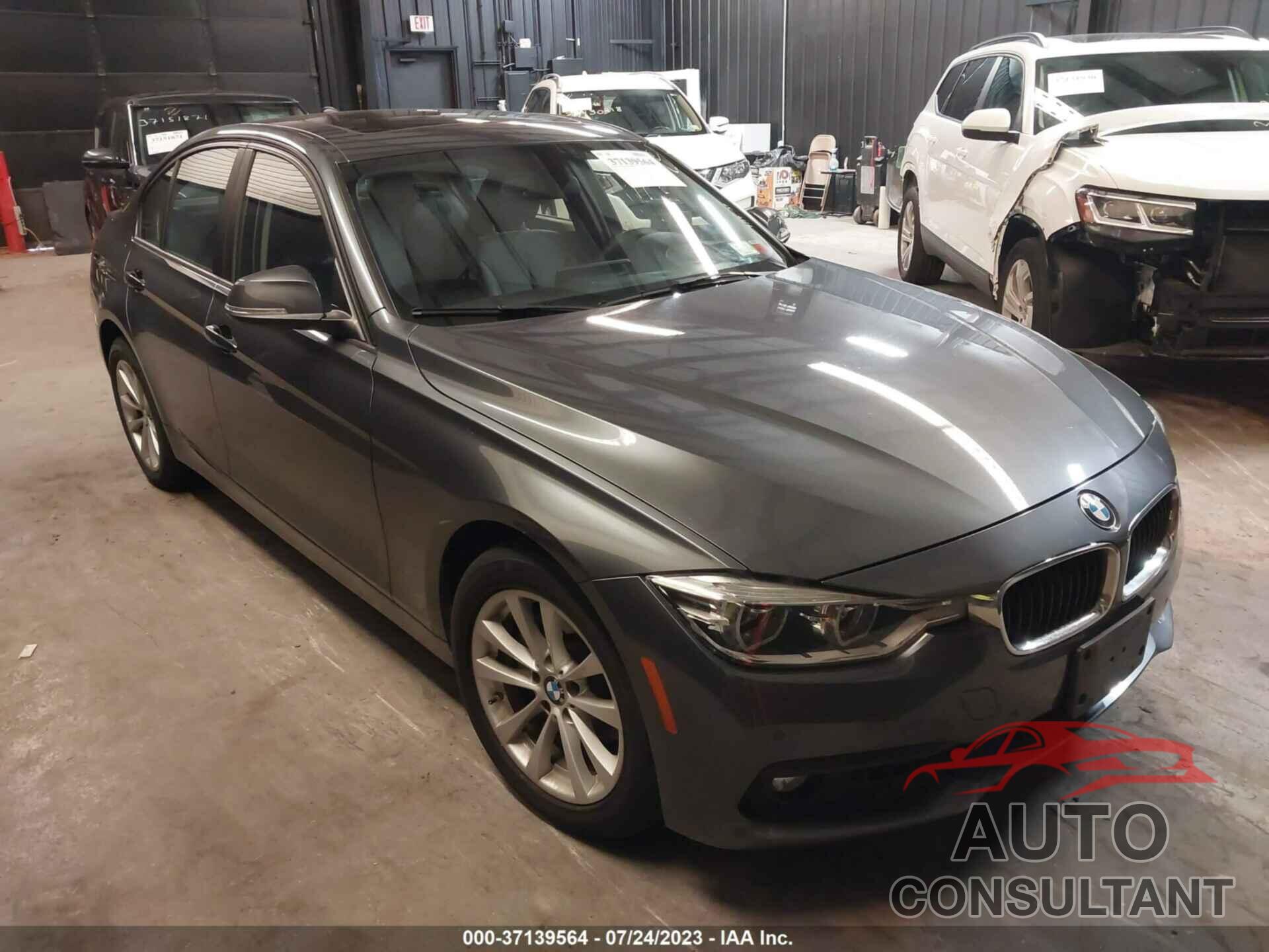 BMW 3 SERIES 2018 - WBA8E5G51JNV02715
