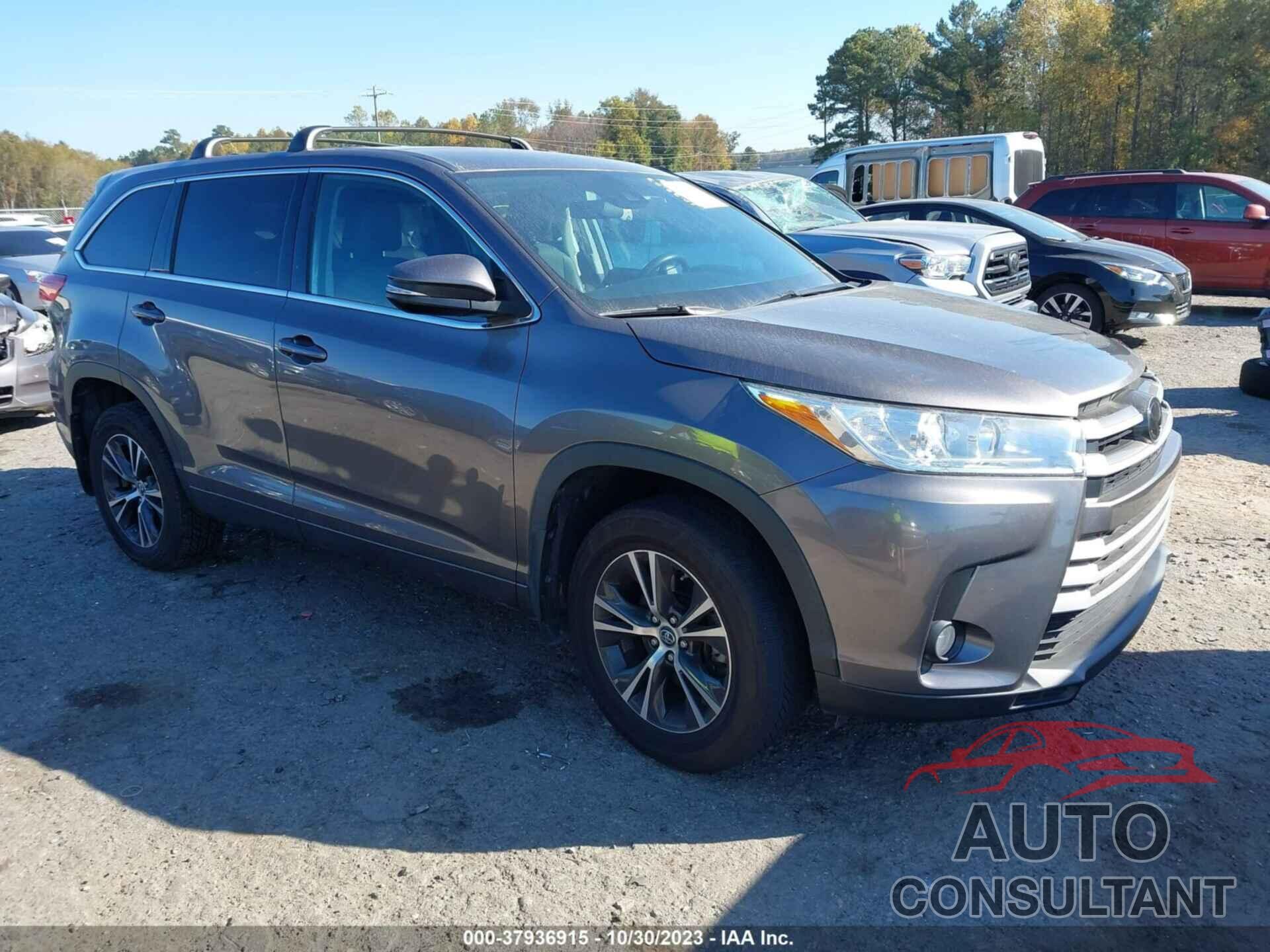 TOYOTA HIGHLANDER 2018 - 5TDZZRFH7JS274261