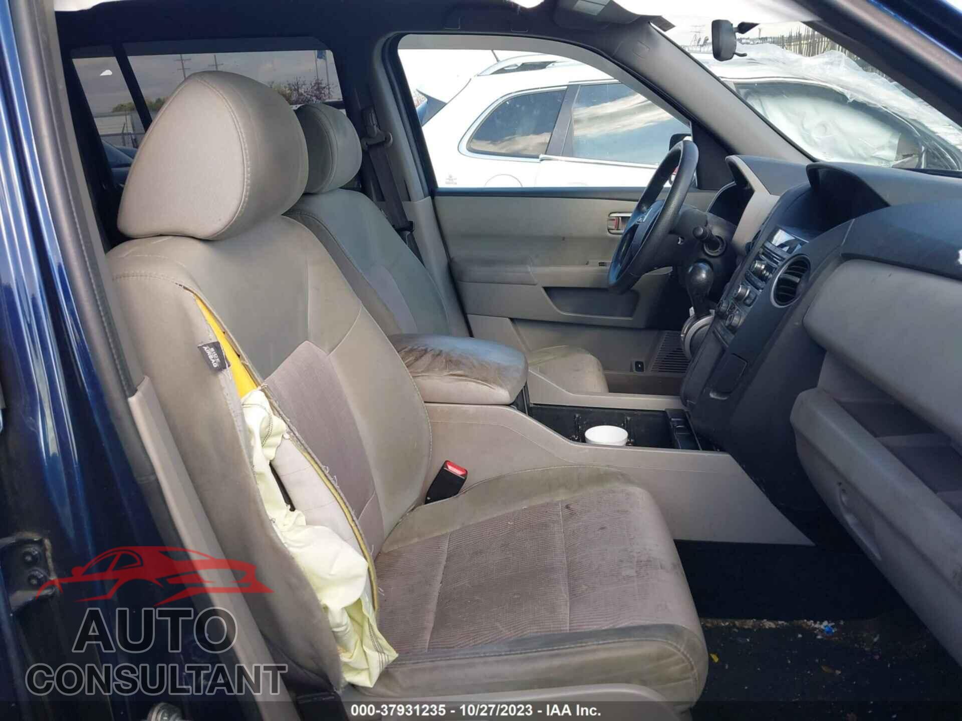 HONDA PILOT 2015 - 5FNYF4H4XFB008214