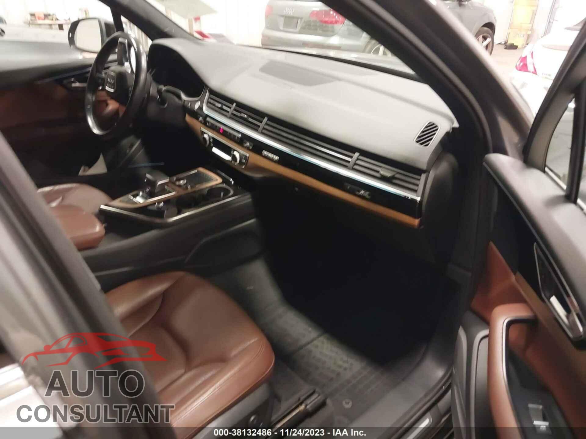 AUDI Q7 2017 - WA1LAAF70HD010174