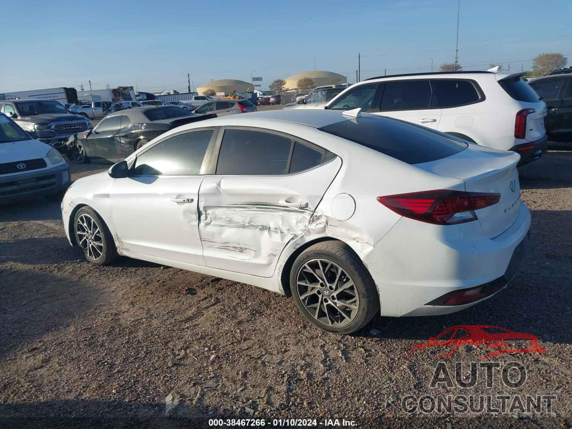 HYUNDAI ELANTRA 2019 - 5NPD84LF2KH478914