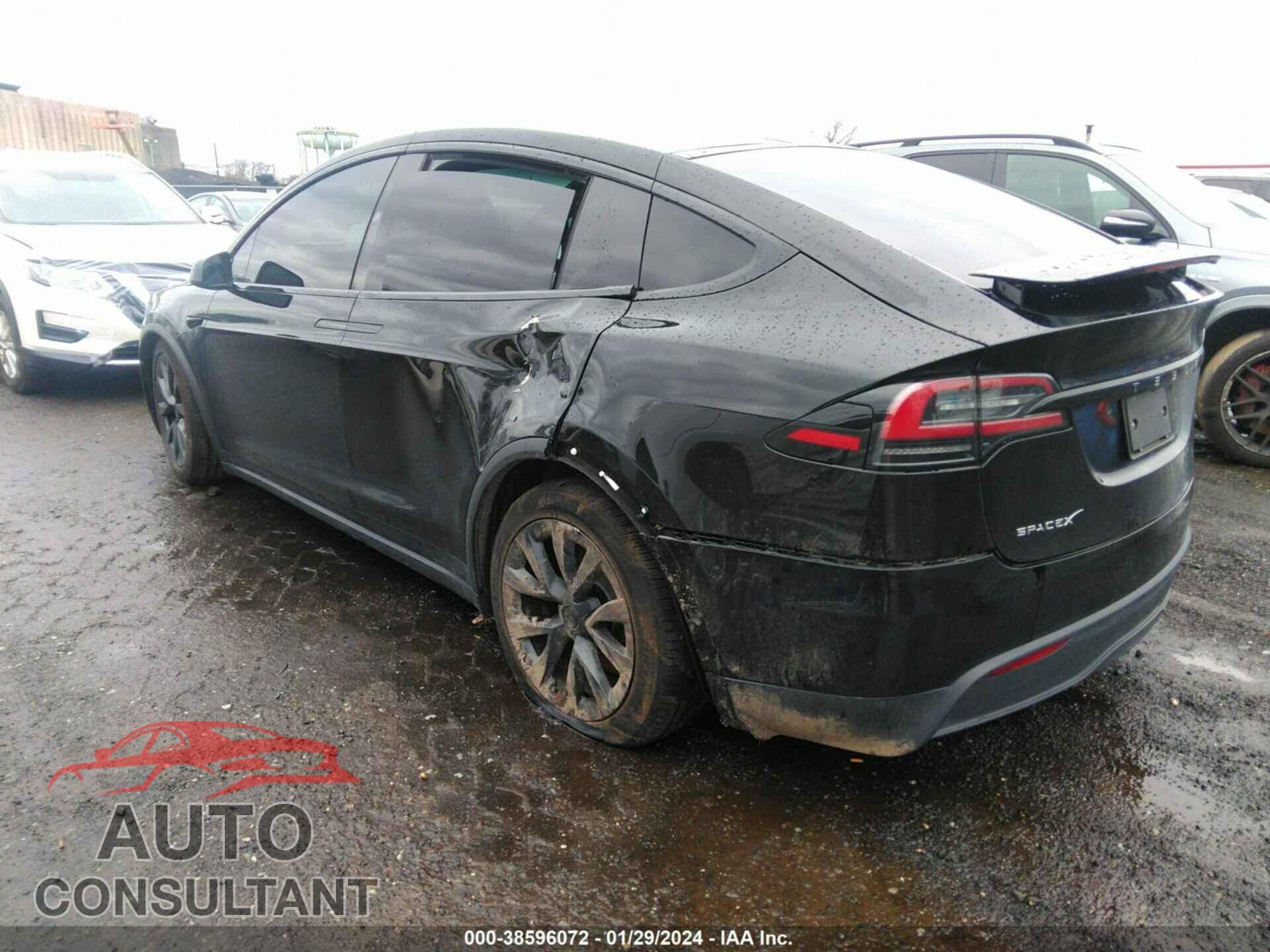 TESLA MODEL X 2023 - 7SAXCAE5XPF389826