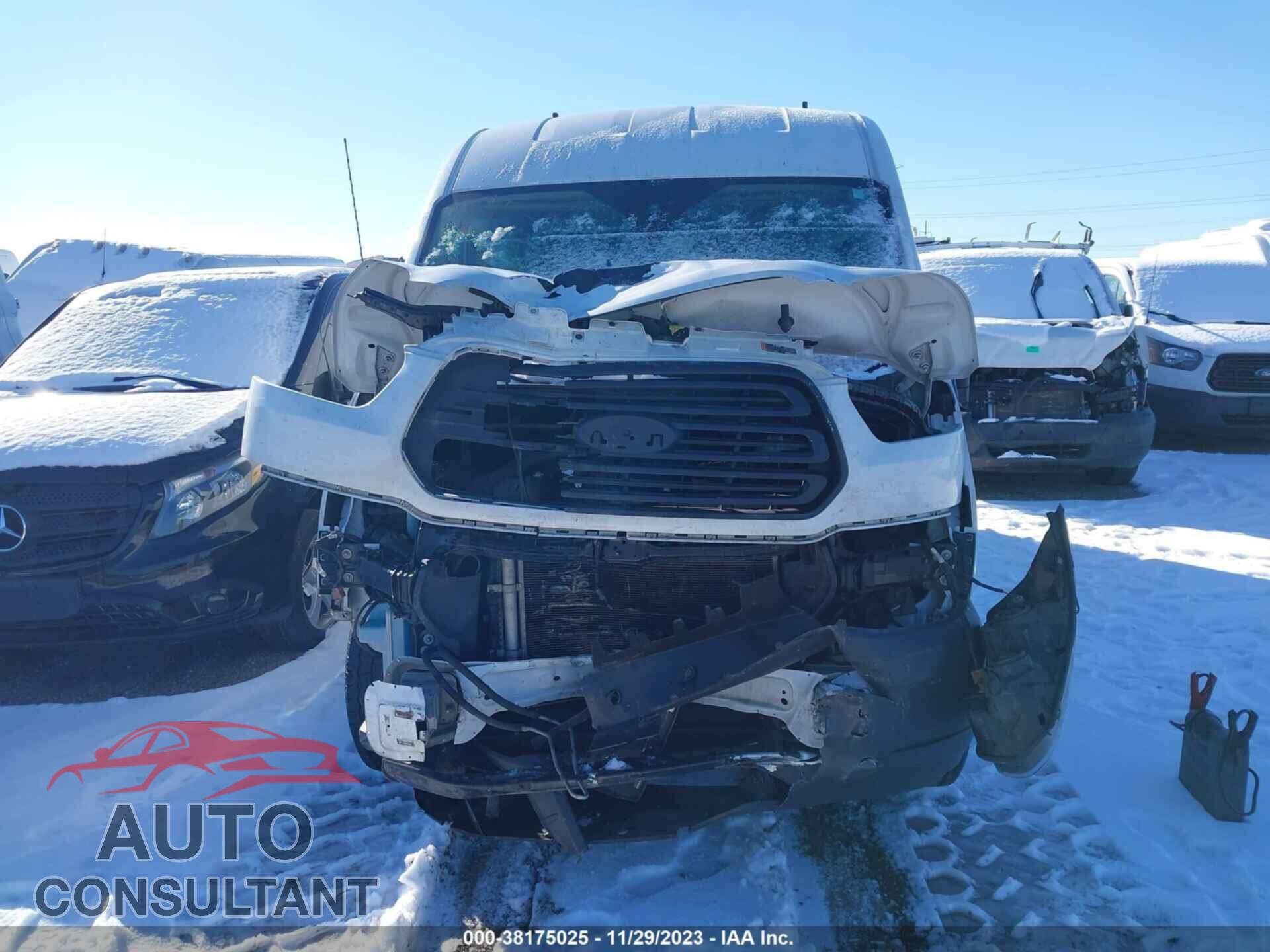 FORD TRANSIT 2018 - 1FTYR2CM2JKB45565