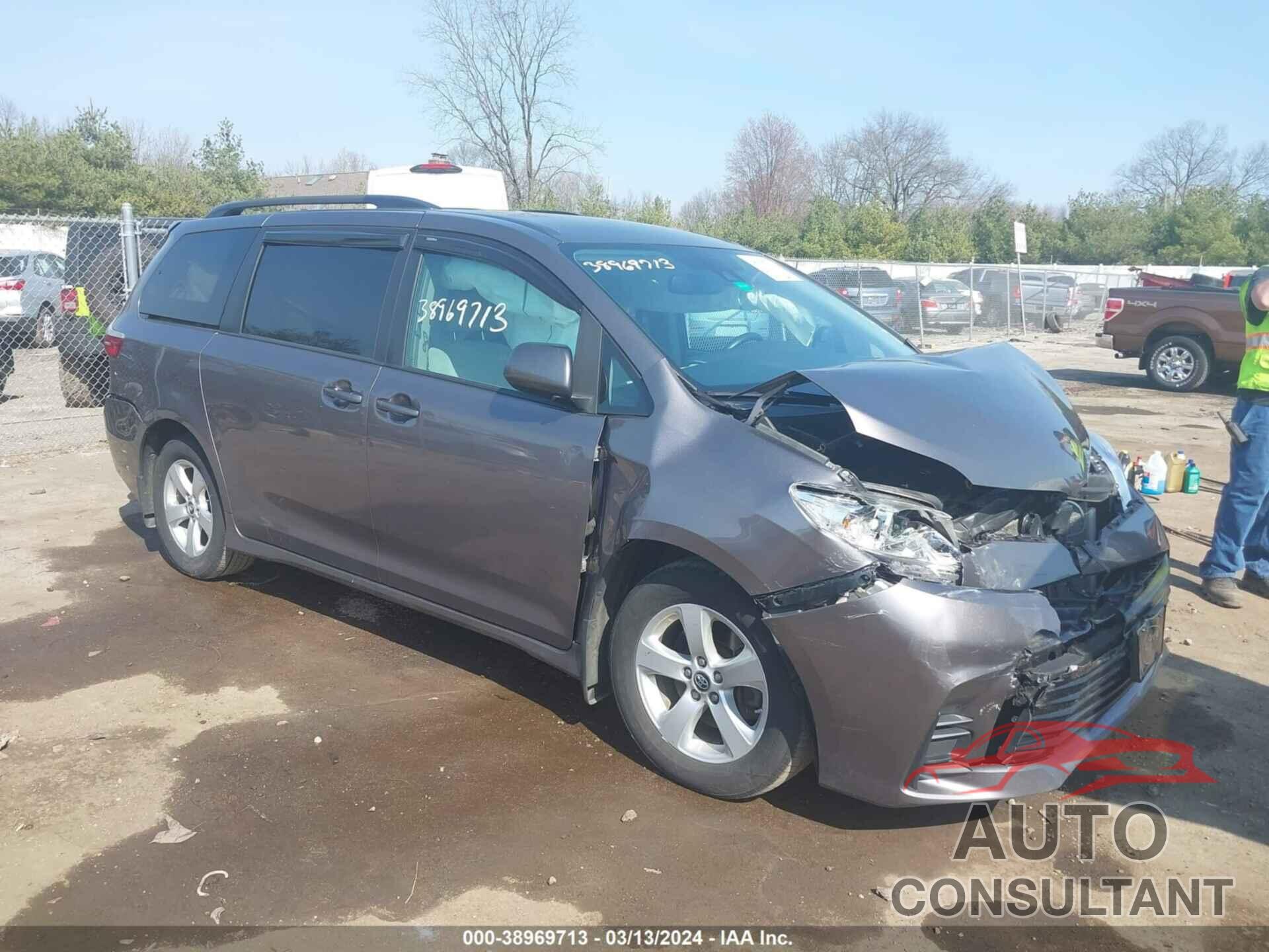 TOYOTA SIENNA 2019 - 5TDKZ3DCXKS005727