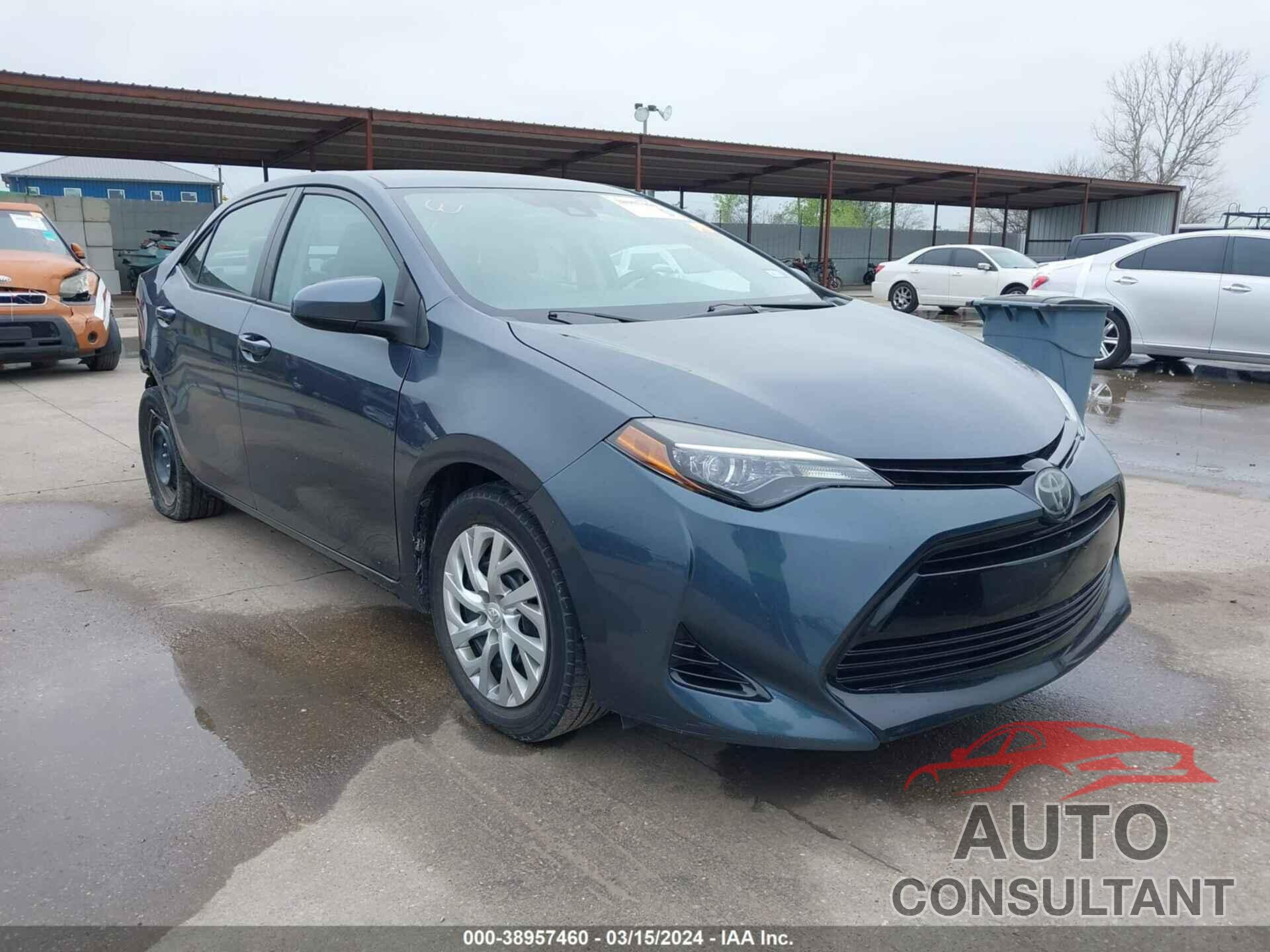 TOYOTA COROLLA 2018 - 5YFBURHE3JP738349