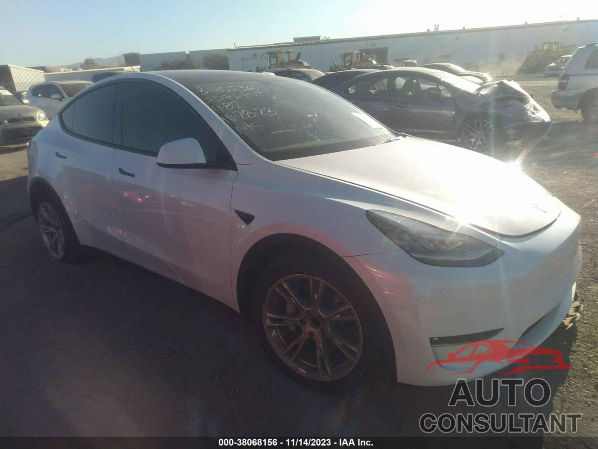 TESLA MODEL Y 2021 - 5YJYGDED6MF132852