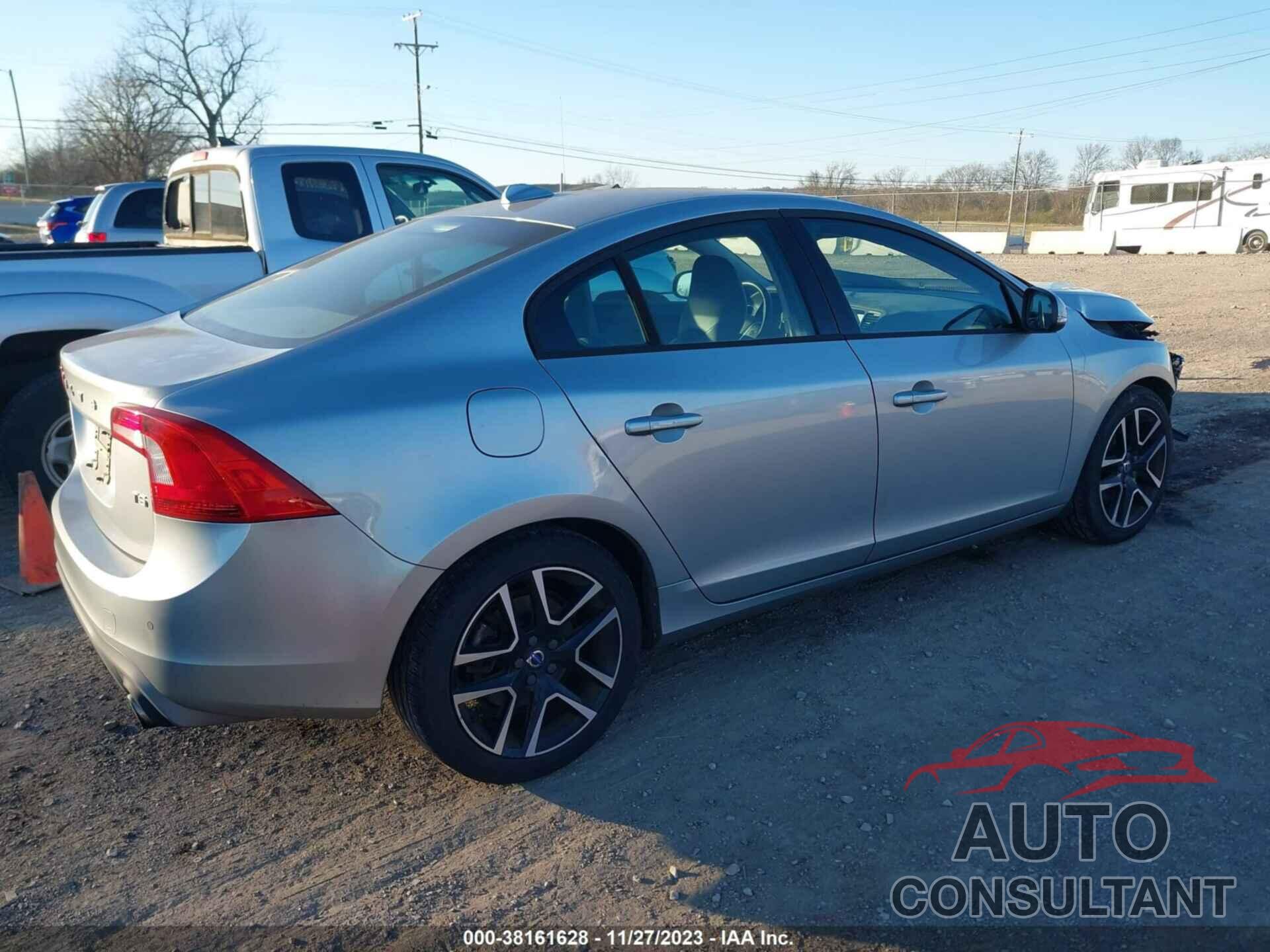 VOLVO S60 2018 - YV126MFL6J2451949