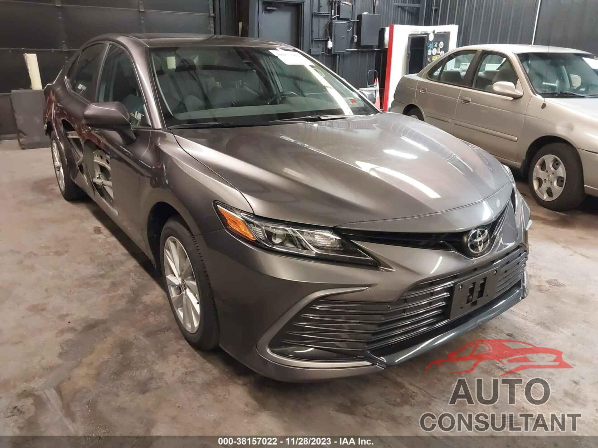 TOYOTA CAMRY 2021 - 4T1C11AK3MU410575