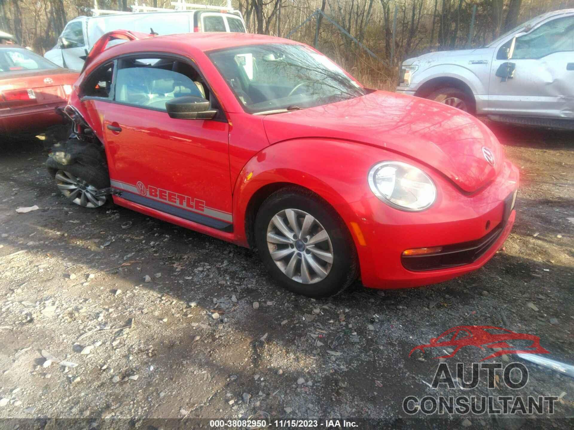 VOLKSWAGEN BEETLE 2015 - 3VWF17AT5FM655220