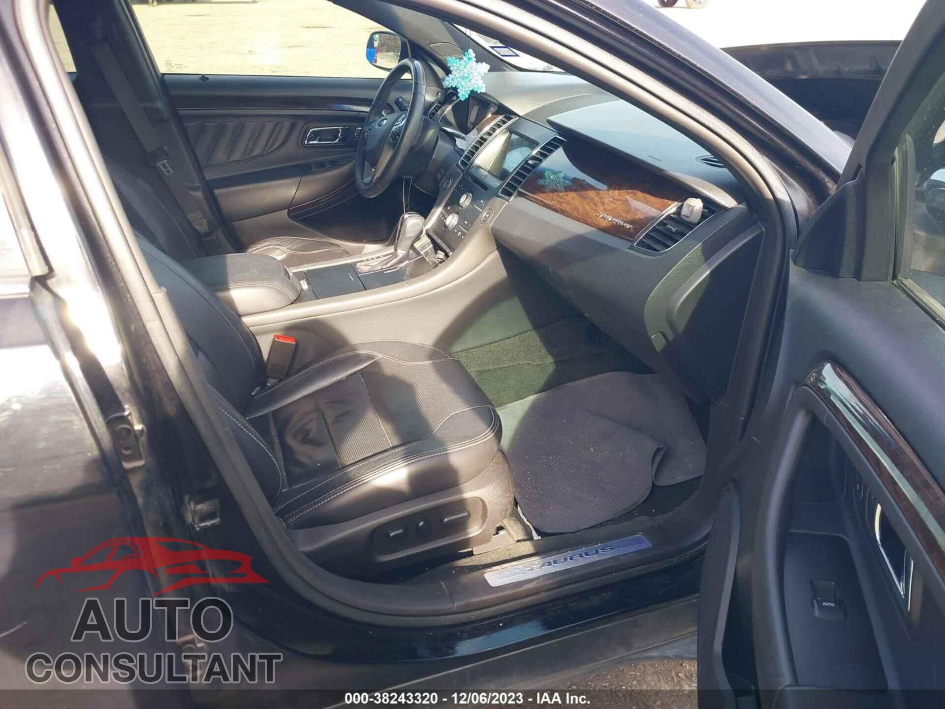 FORD TAURUS 2016 - 1FAHP2F82GG113169