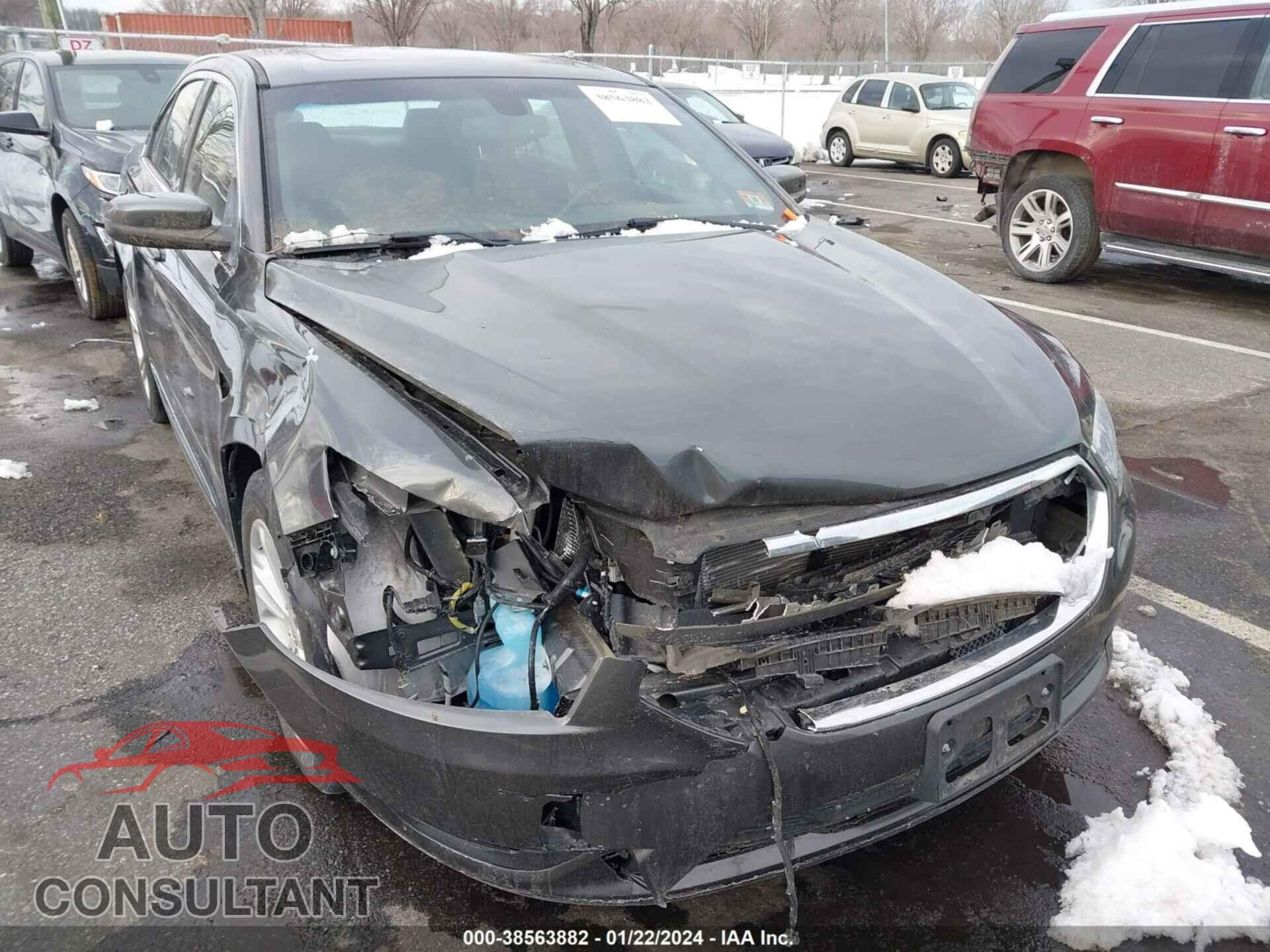FORD TAURUS 2017 - 1FAHP2E87HG118063