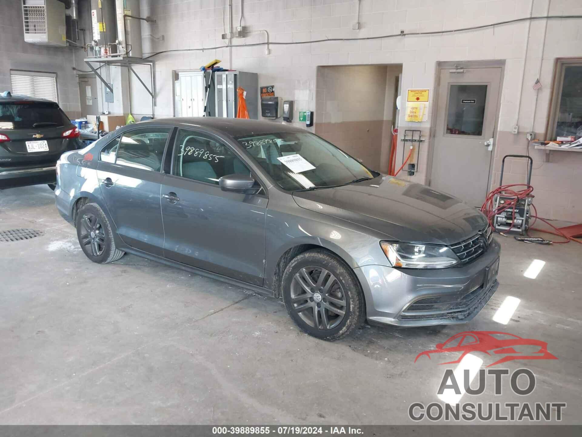 VOLKSWAGEN JETTA 2018 - 3VW2B7AJ4JM226945