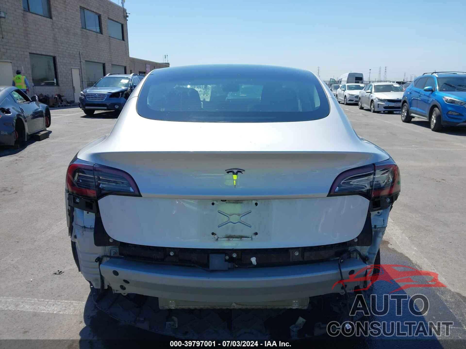 TESLA MODEL 3 2018 - 5YJ3E1EA0JF003473