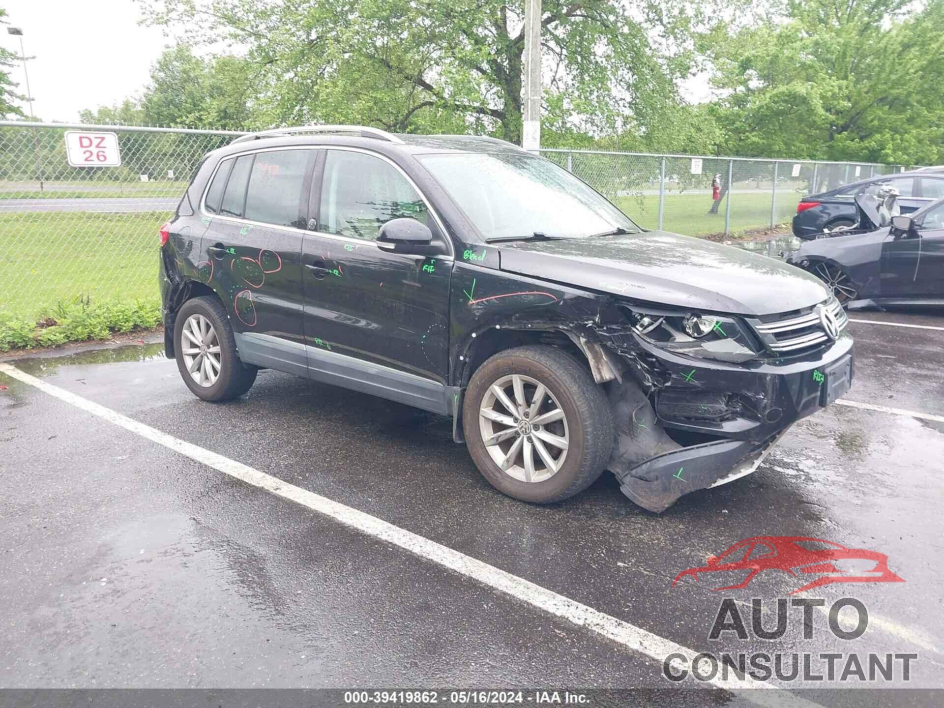 VOLKSWAGEN TIGUAN 2017 - WVGSV7AX5HK032436