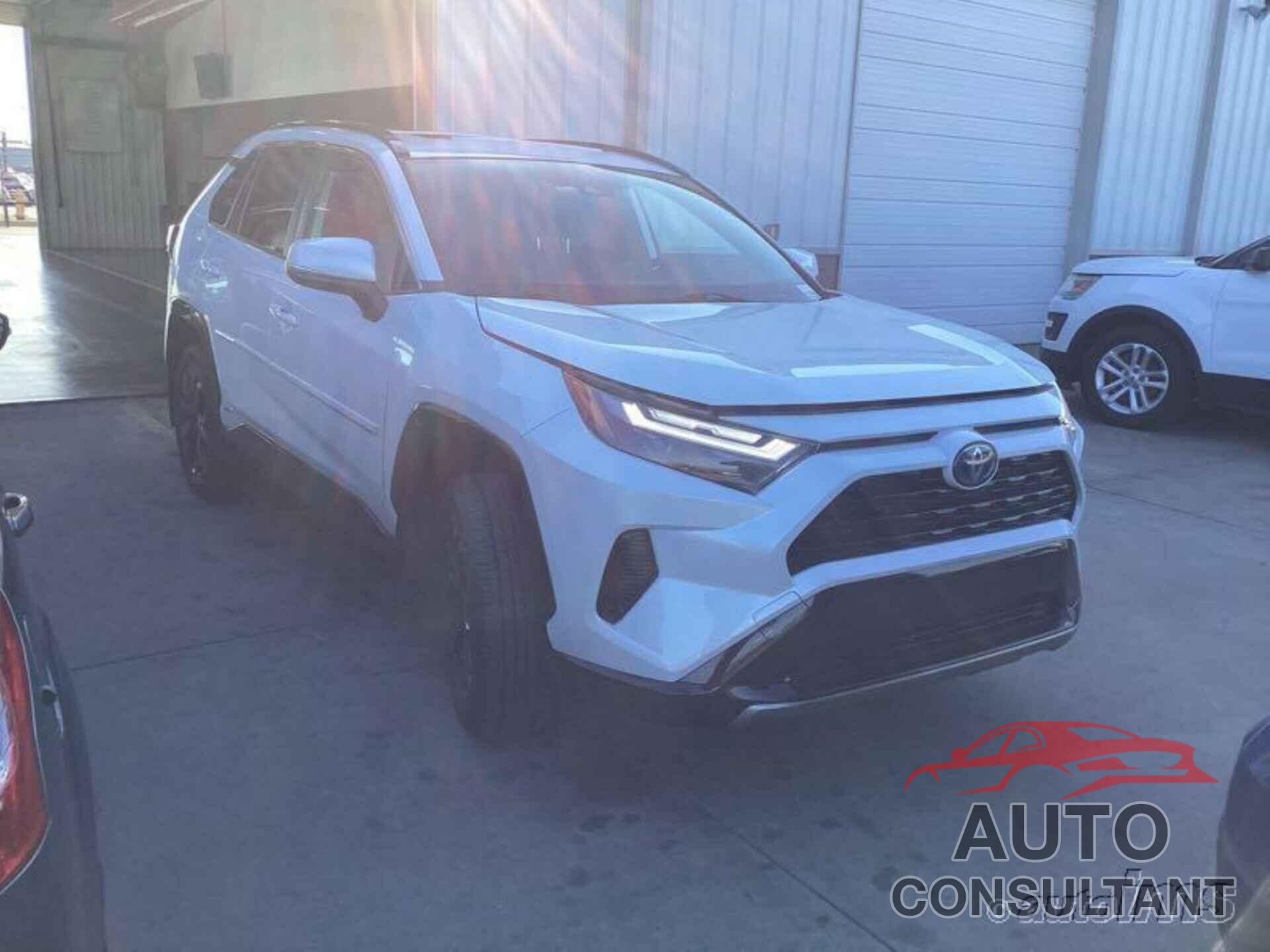 TOYOTA RAV4 2023 - JTM16RFV6PD541082